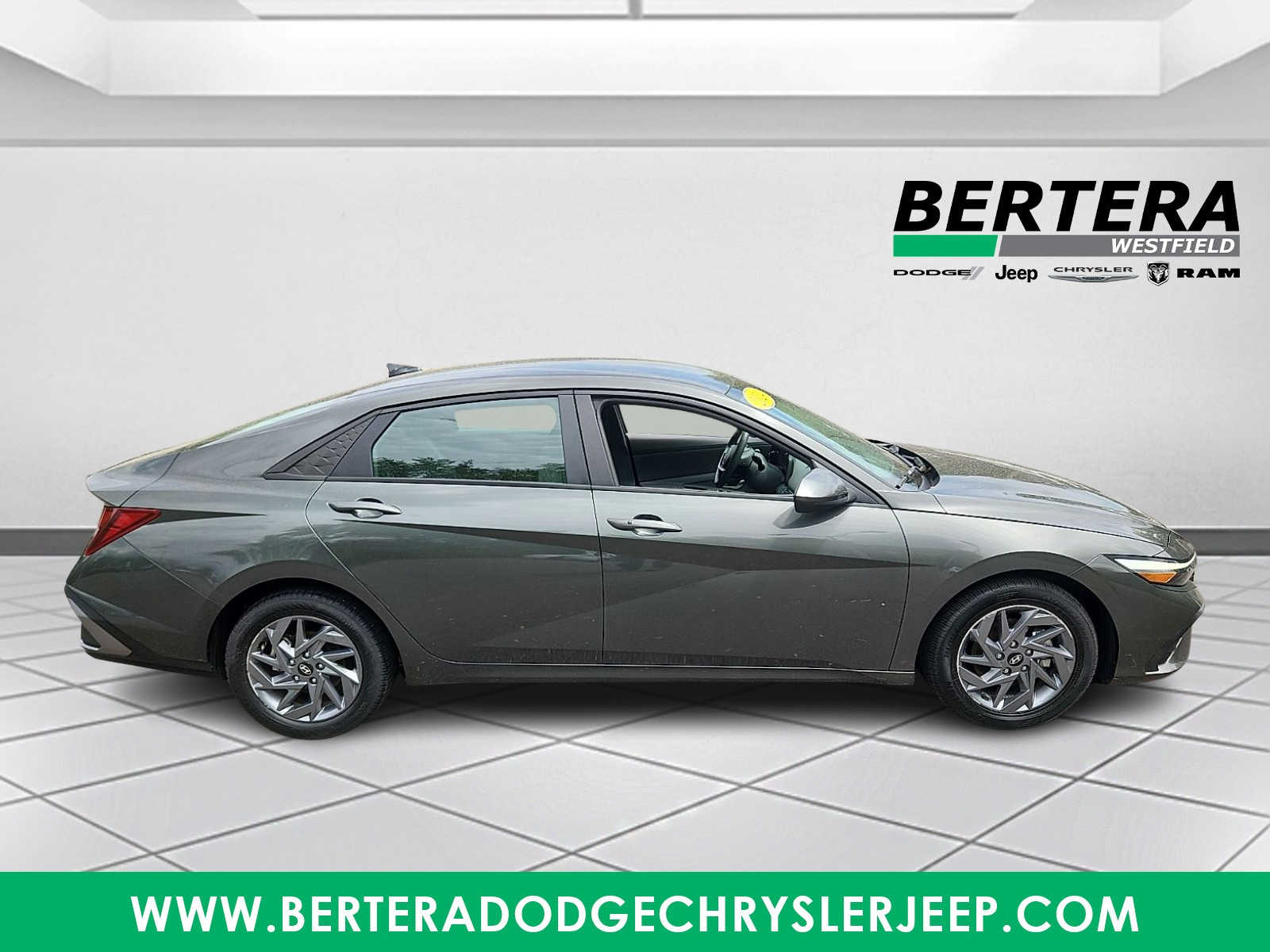 2024 Hyundai Elantra SEL - Photo 7