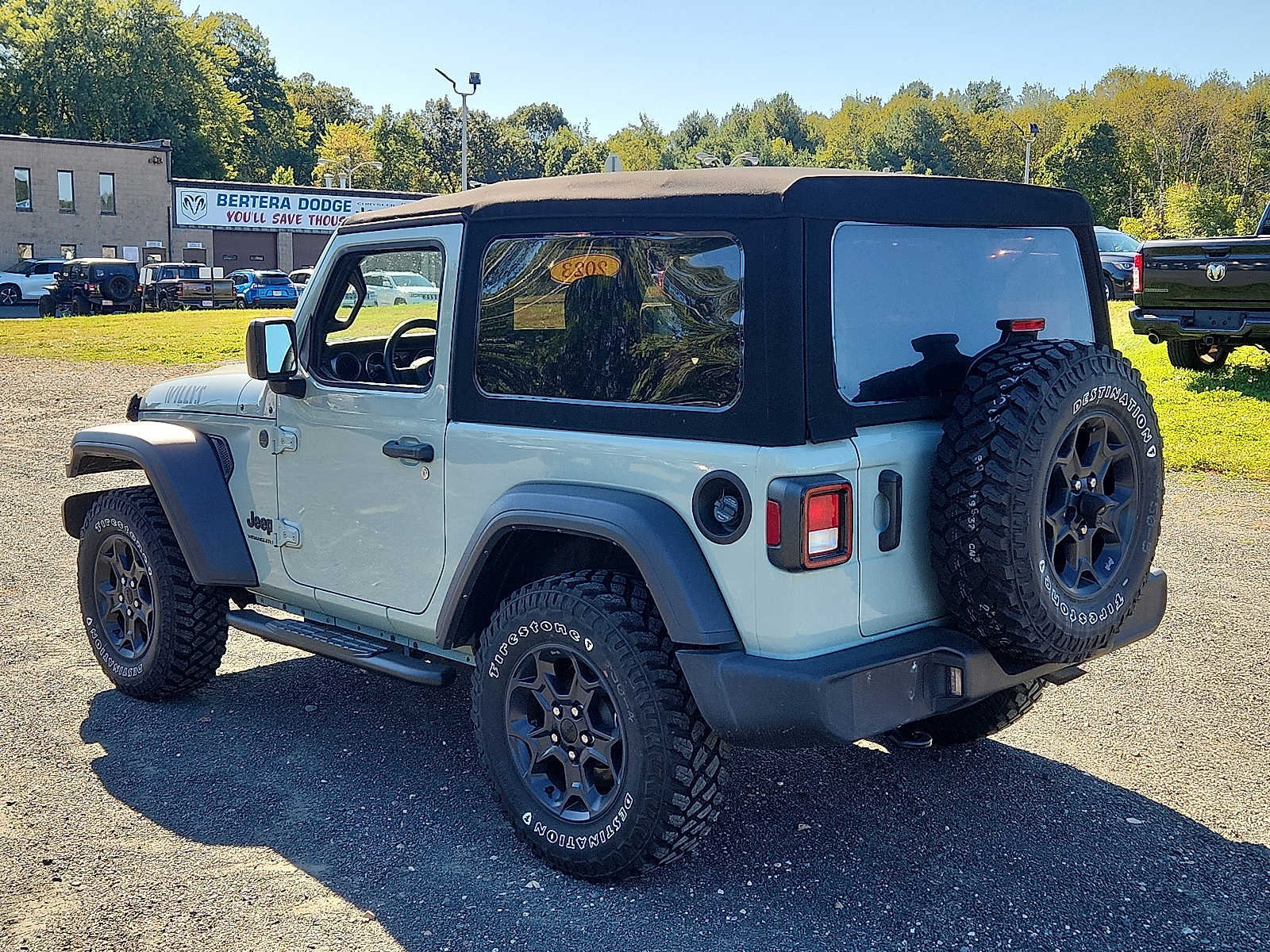 2023 Jeep Wrangler Willys photo 4
