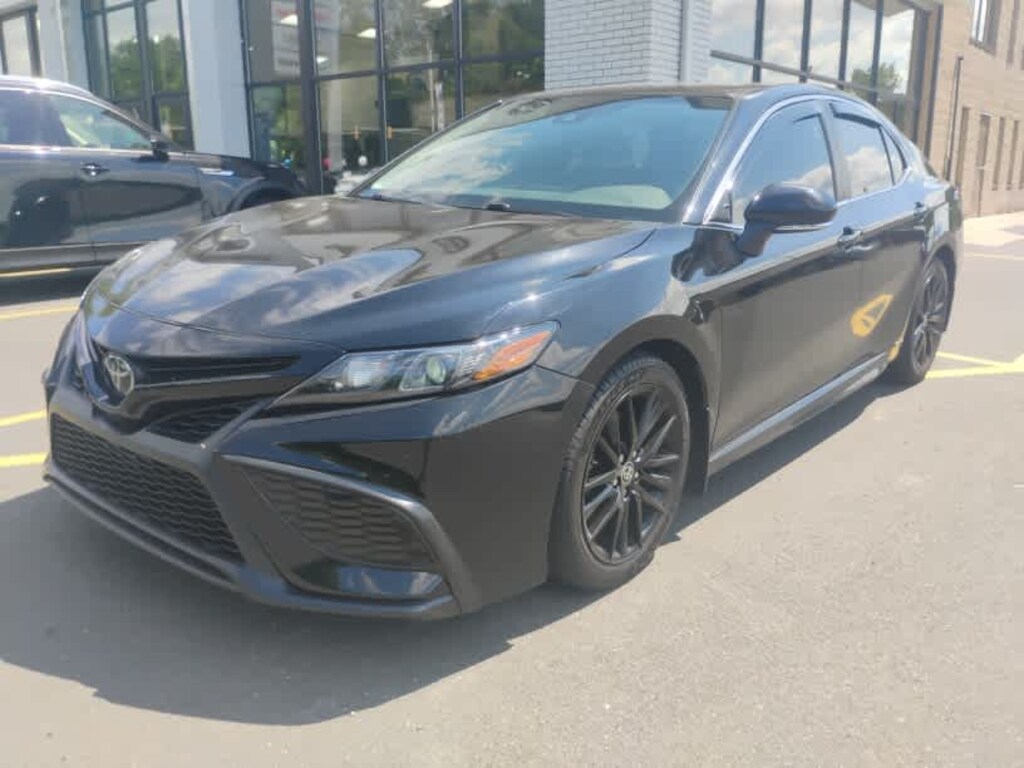 Used 2023 Toyota Camry SE Sedan