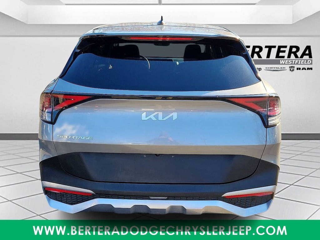 Used 2024 Kia Sportage LX SUV