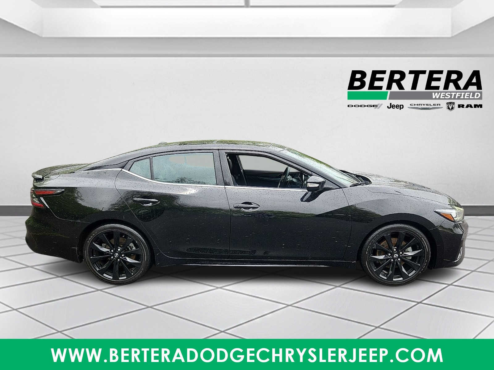 2023 Nissan Maxima SR - Photo 7