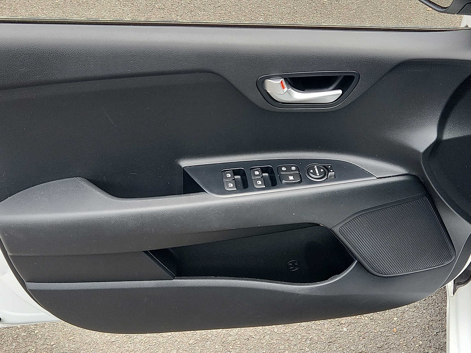 2020 Kia Rio 5-Door S - Photo 12