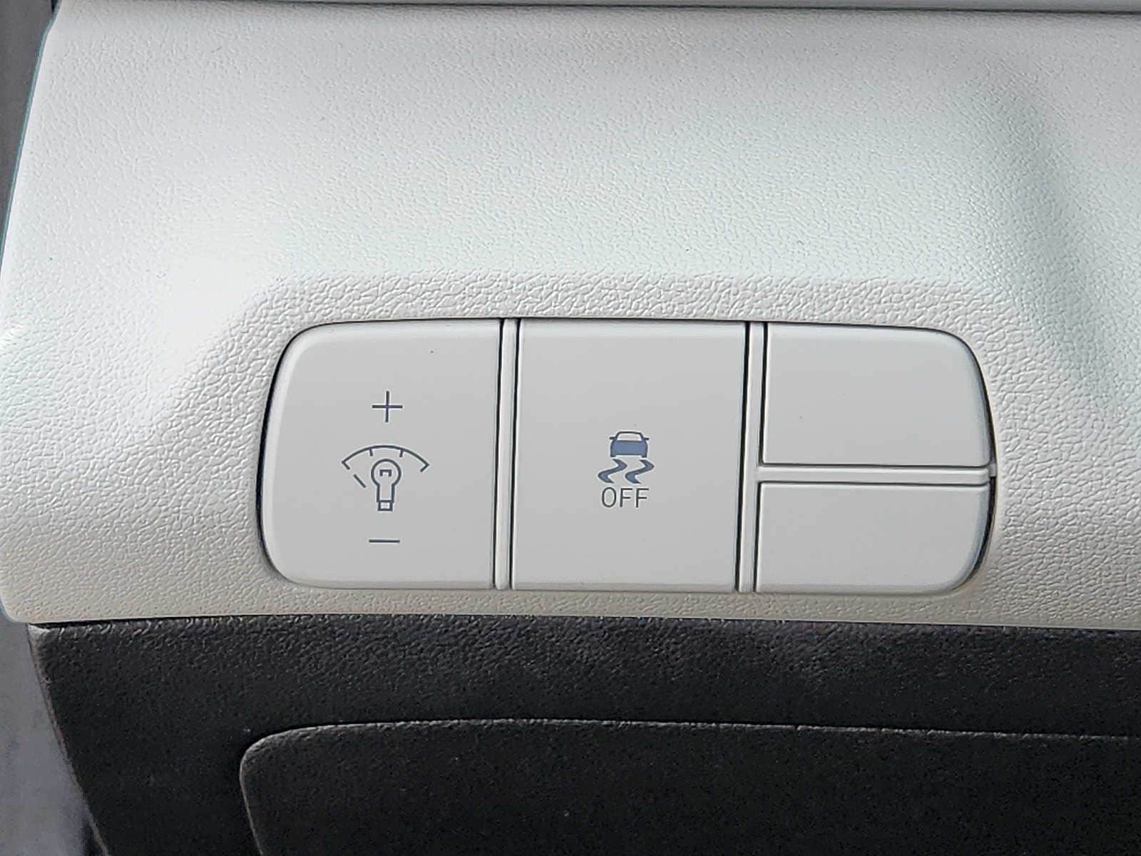 2024 Hyundai Elantra Limited - Photo 26