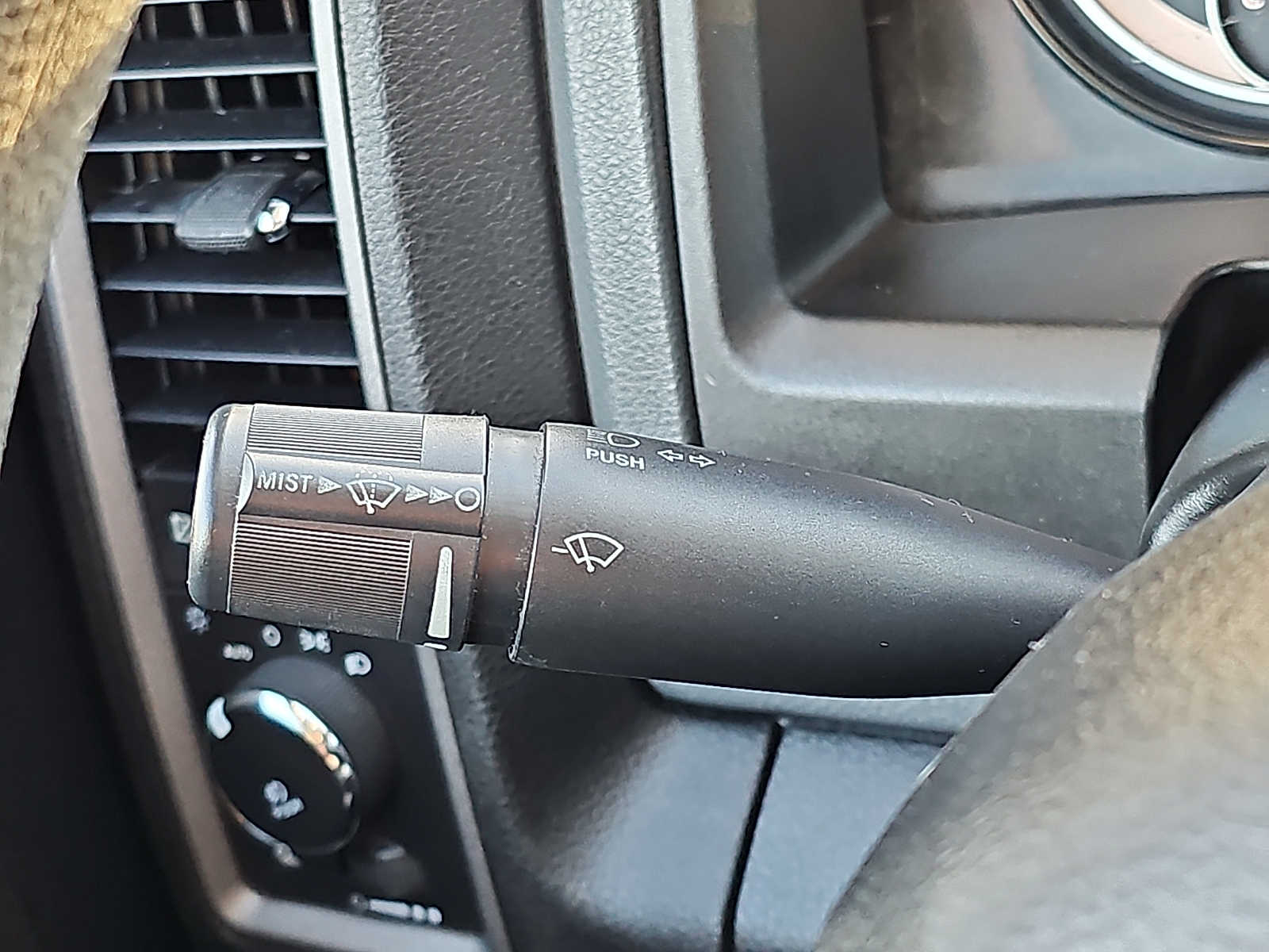 2019 RAM Ram 1500 Classic Express - Photo 25