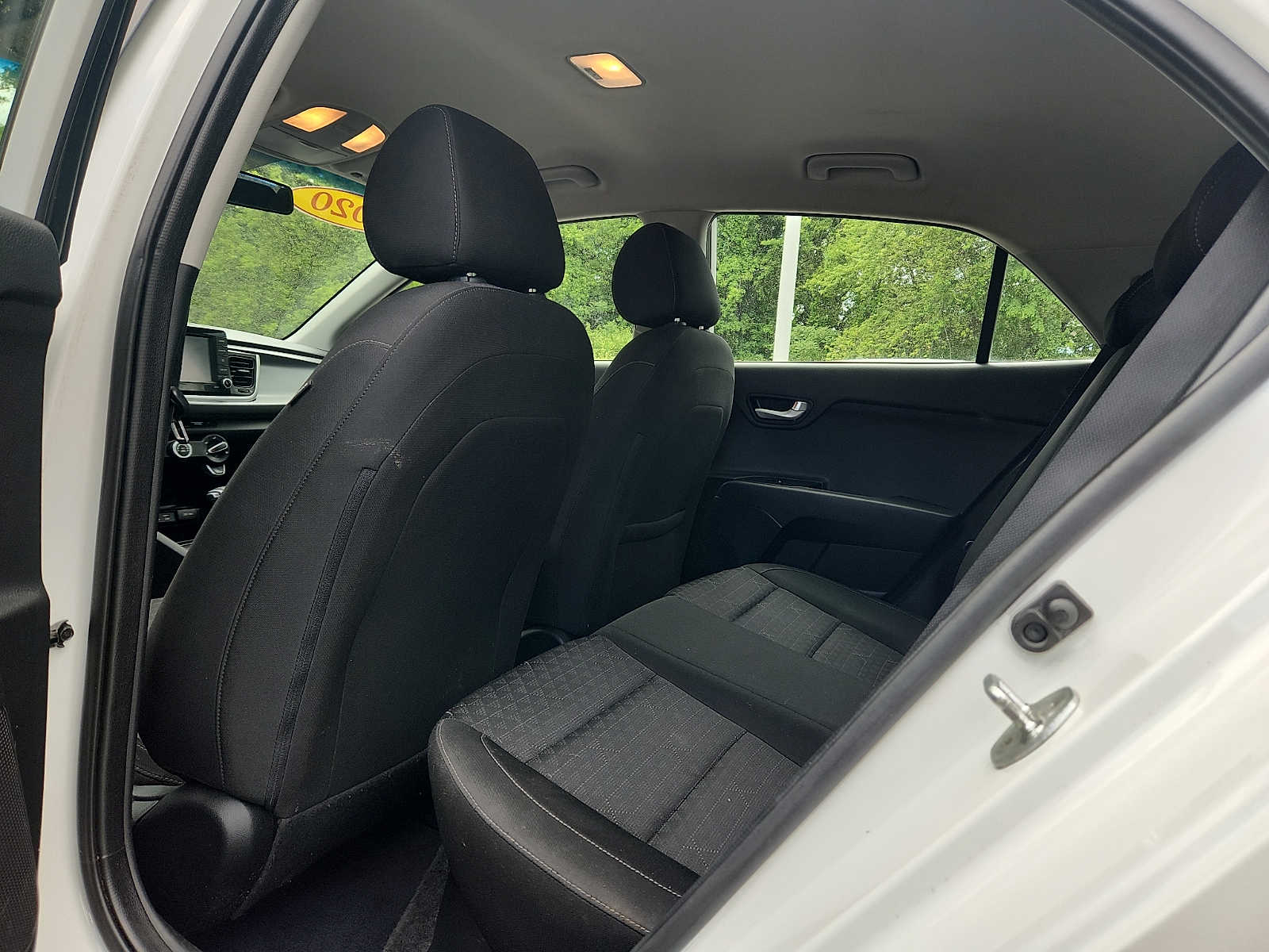 2020 Kia Rio 5-Door S - Photo 10