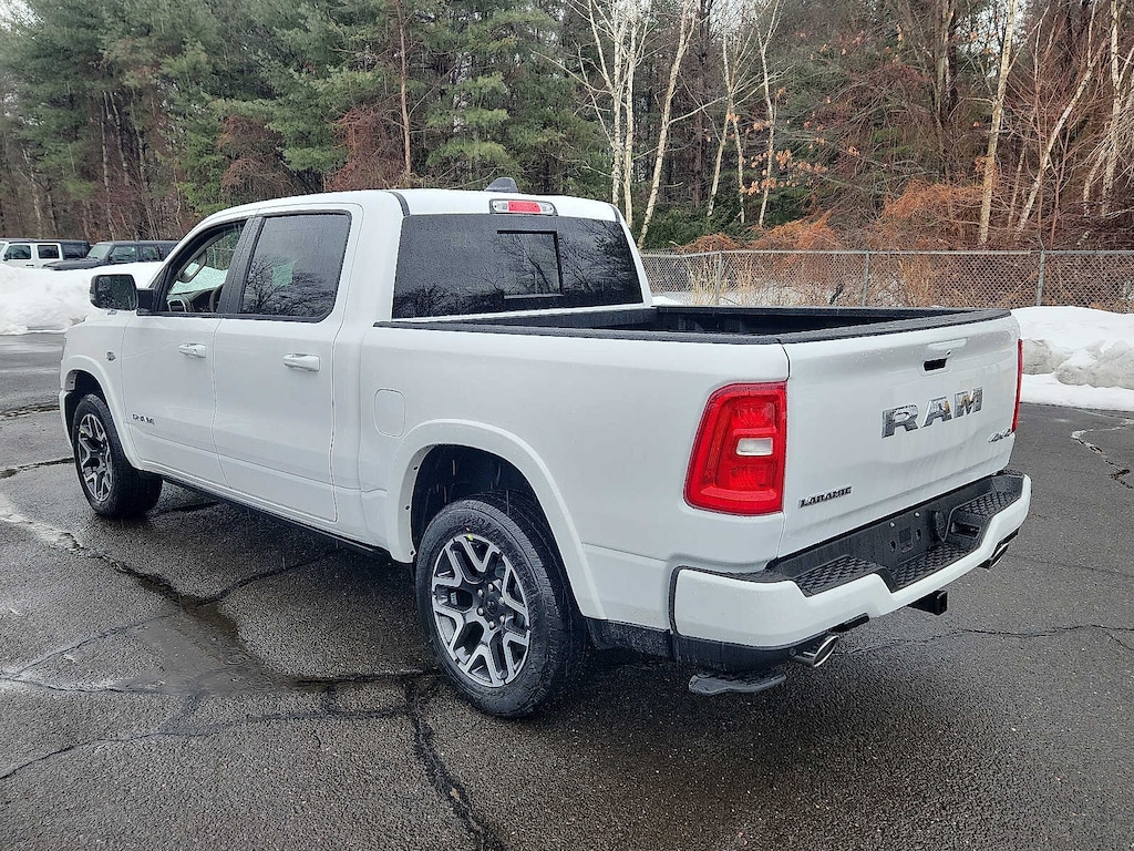New 2026 Ram 1500 LARAMIE CREW CAB 4X4 5'7 BOX Pickup