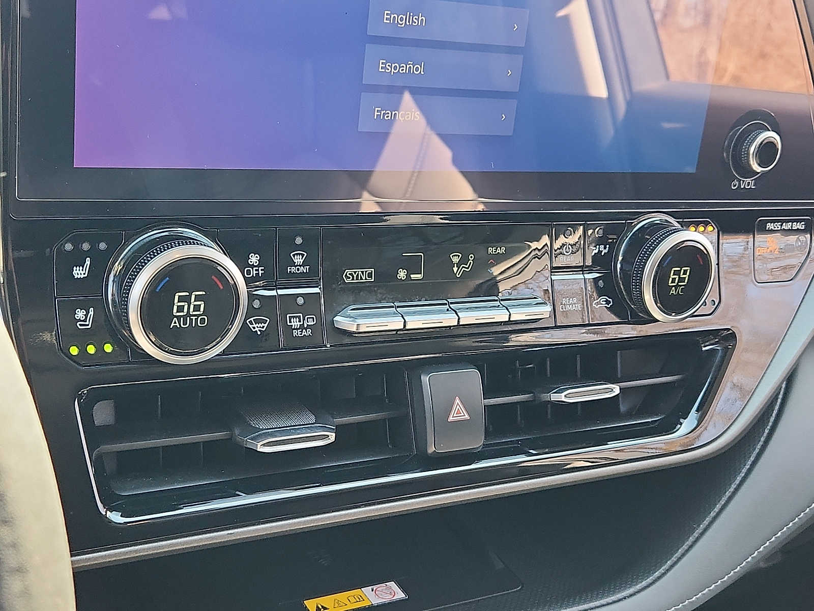 2023 Toyota Highlander Limited - Photo 16