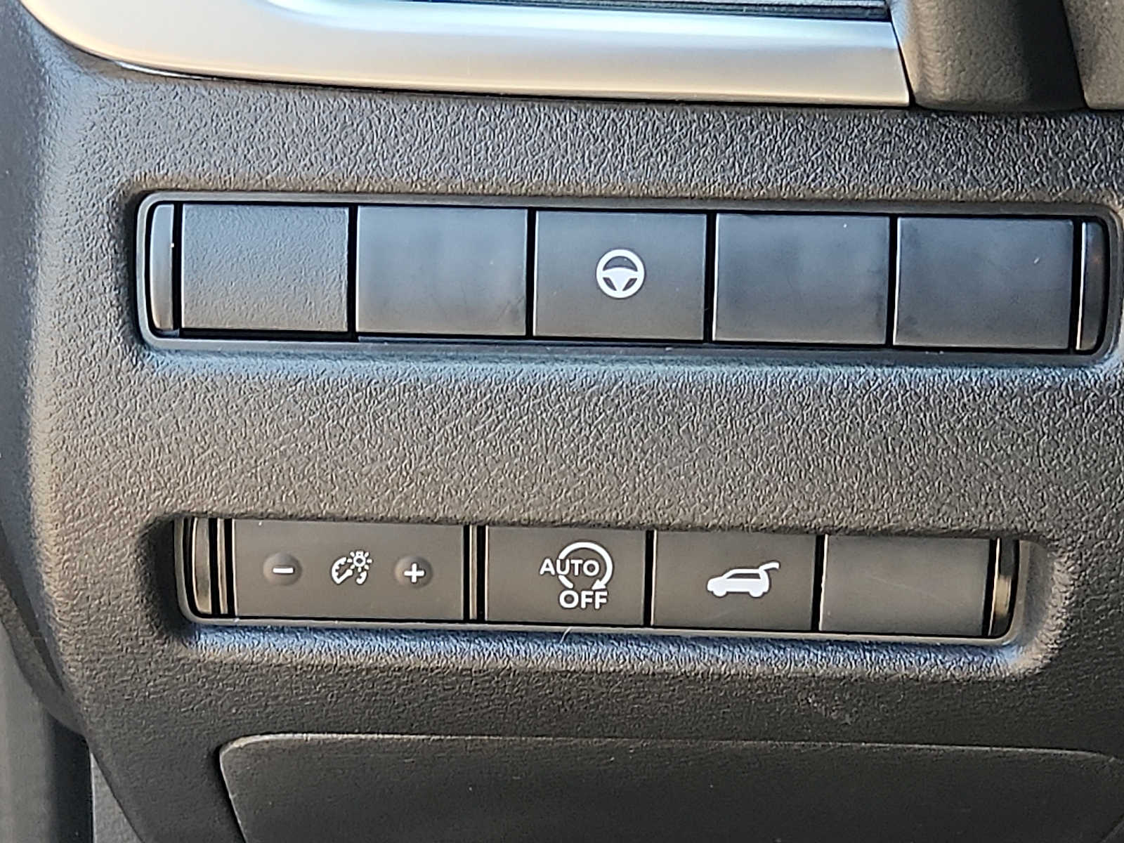 2025 Nissan Rogue SV - Photo 26