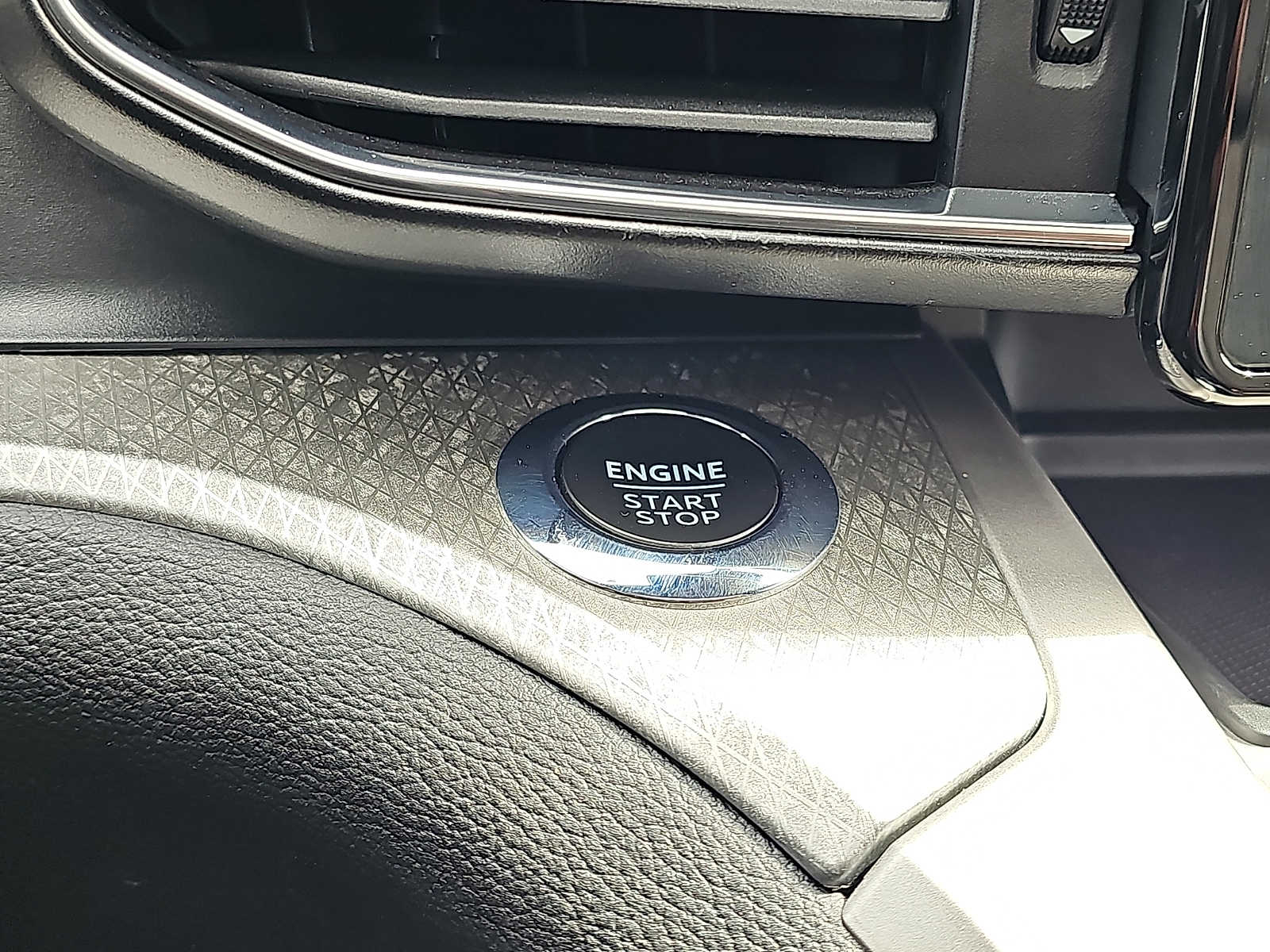 2023 Ford Explorer TIMBERLINE - Photo 28