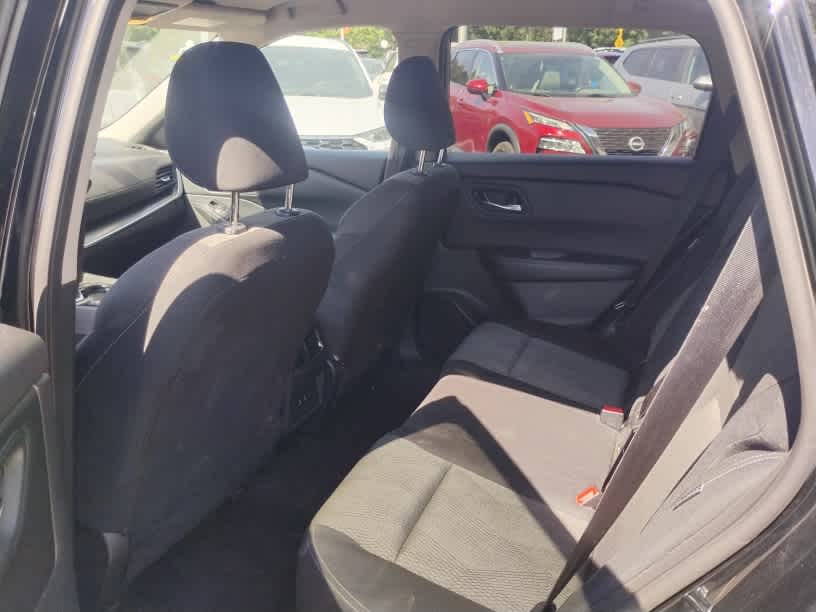 2025 Nissan Rogue SV - Photo 10