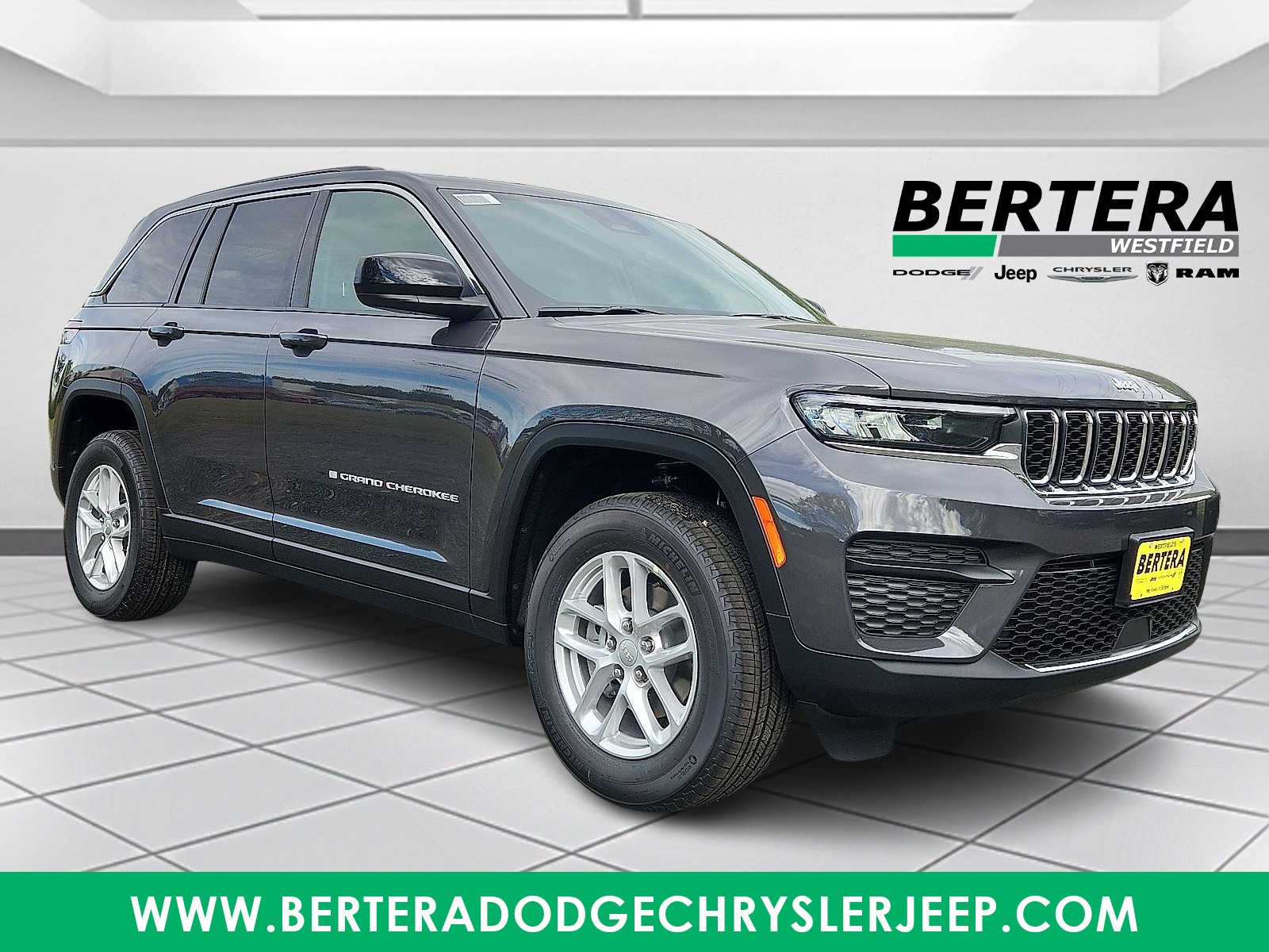 2025 Jeep Grand Cherokee Laredo's photo