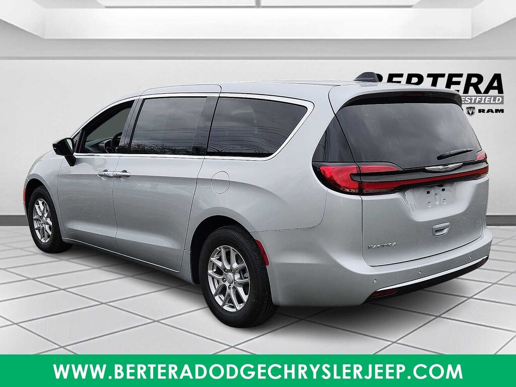 New 2026 Chrysler Pacifica SELECT Passenger Van