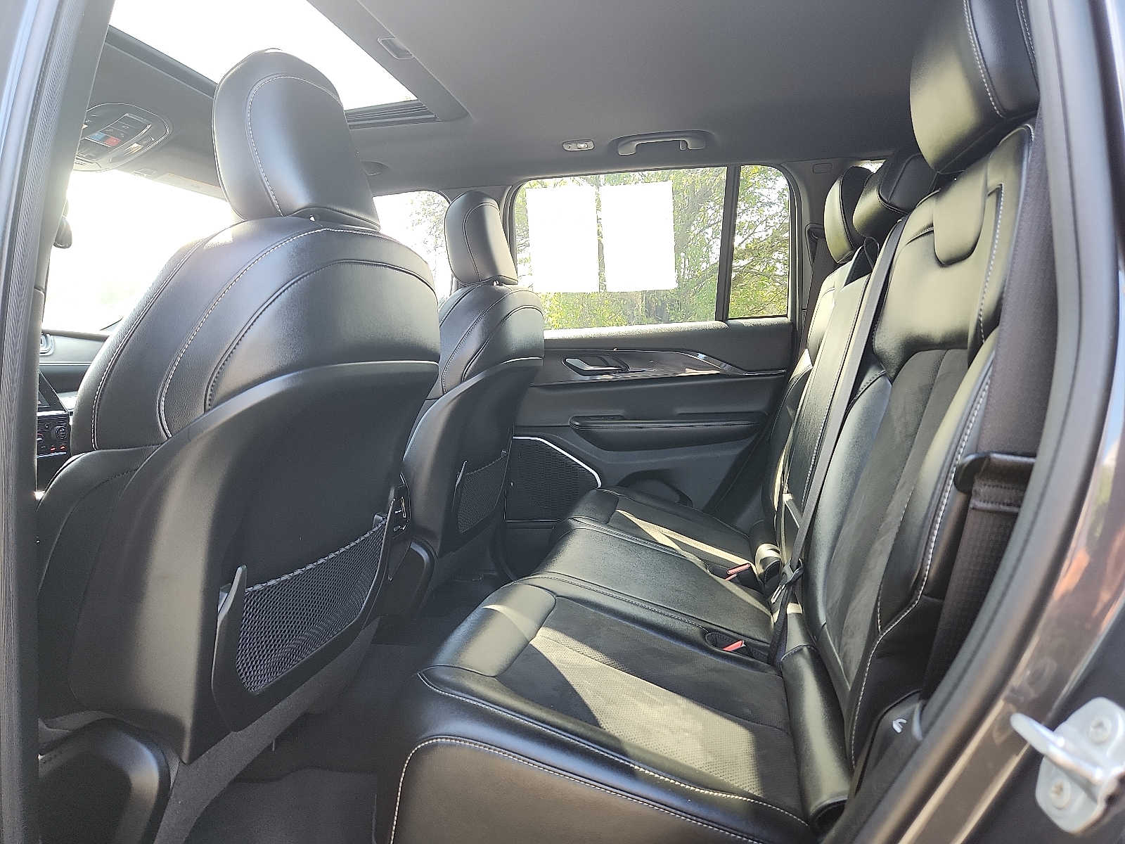 2022 Jeep Grand Cherokee Altitude - Photo 10