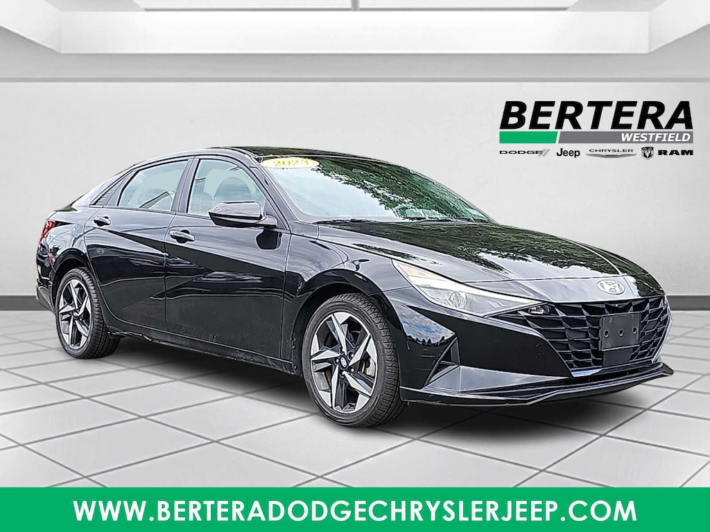 Used 2023 Hyundai Elantra SEL Sedan
