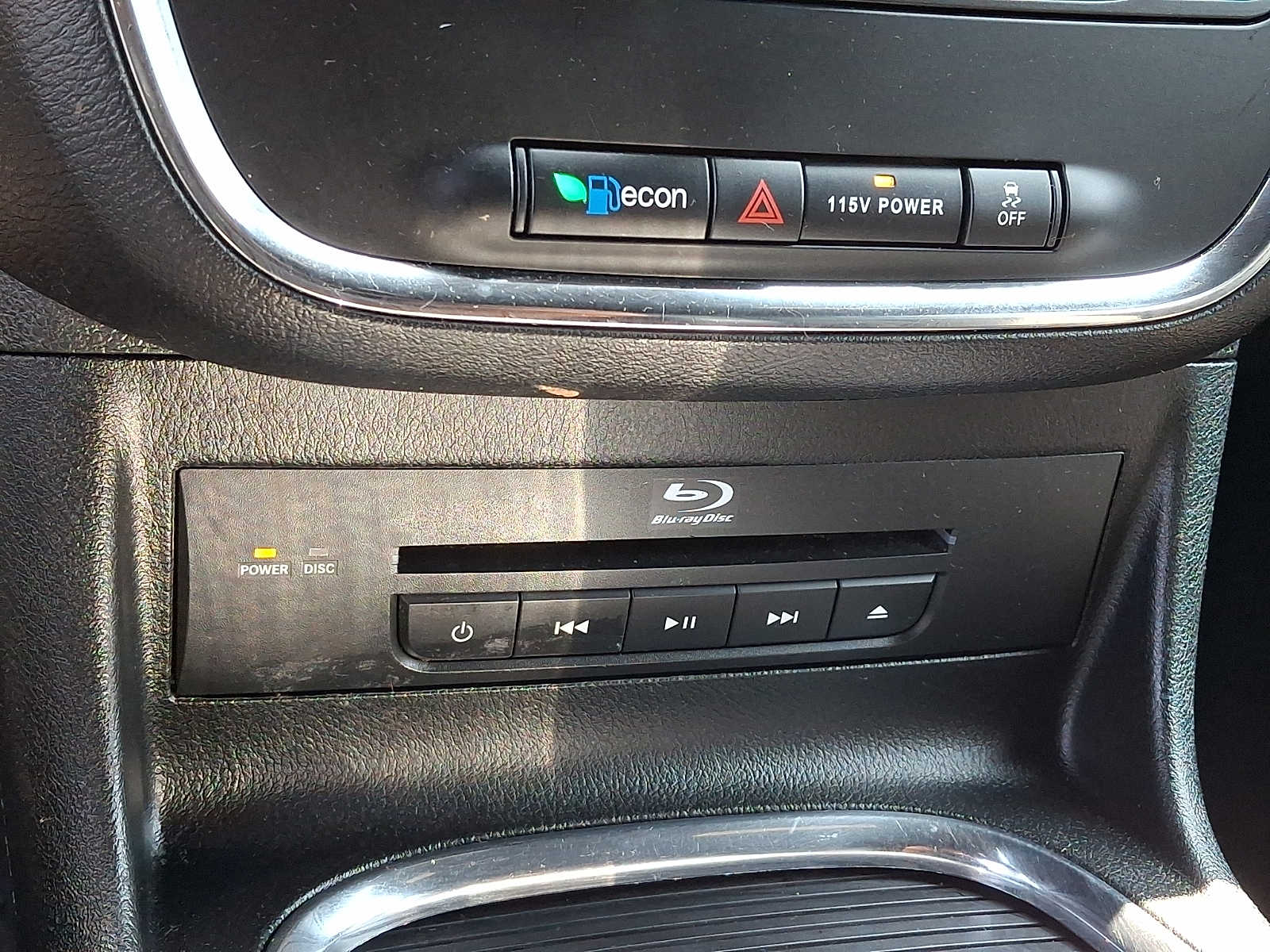 2014 Chrysler Town & Country S - Photo 26