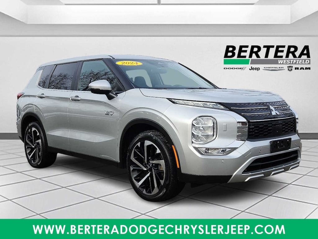 Used 2024 Mitsubishi Outlander Plug-In Hybrid SE SUV