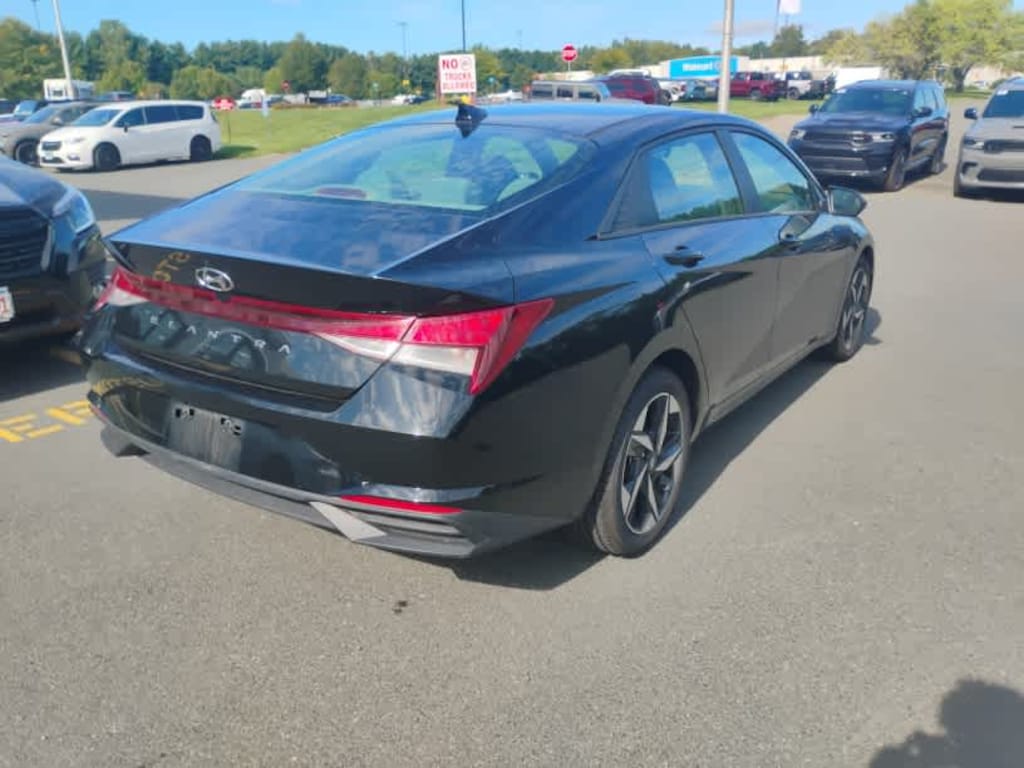 Used 2023 Hyundai Elantra SEL Sedan