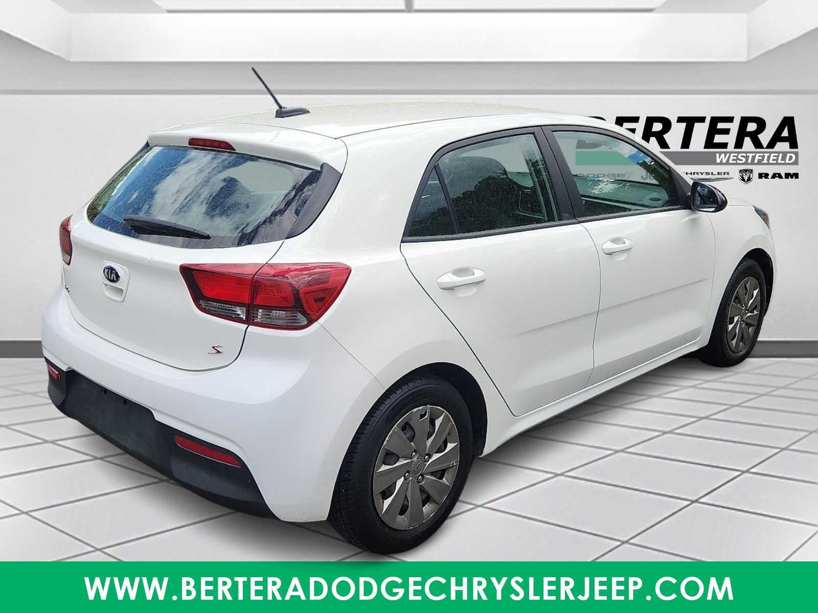 2020 Kia Rio 5-Door S - Photo 6