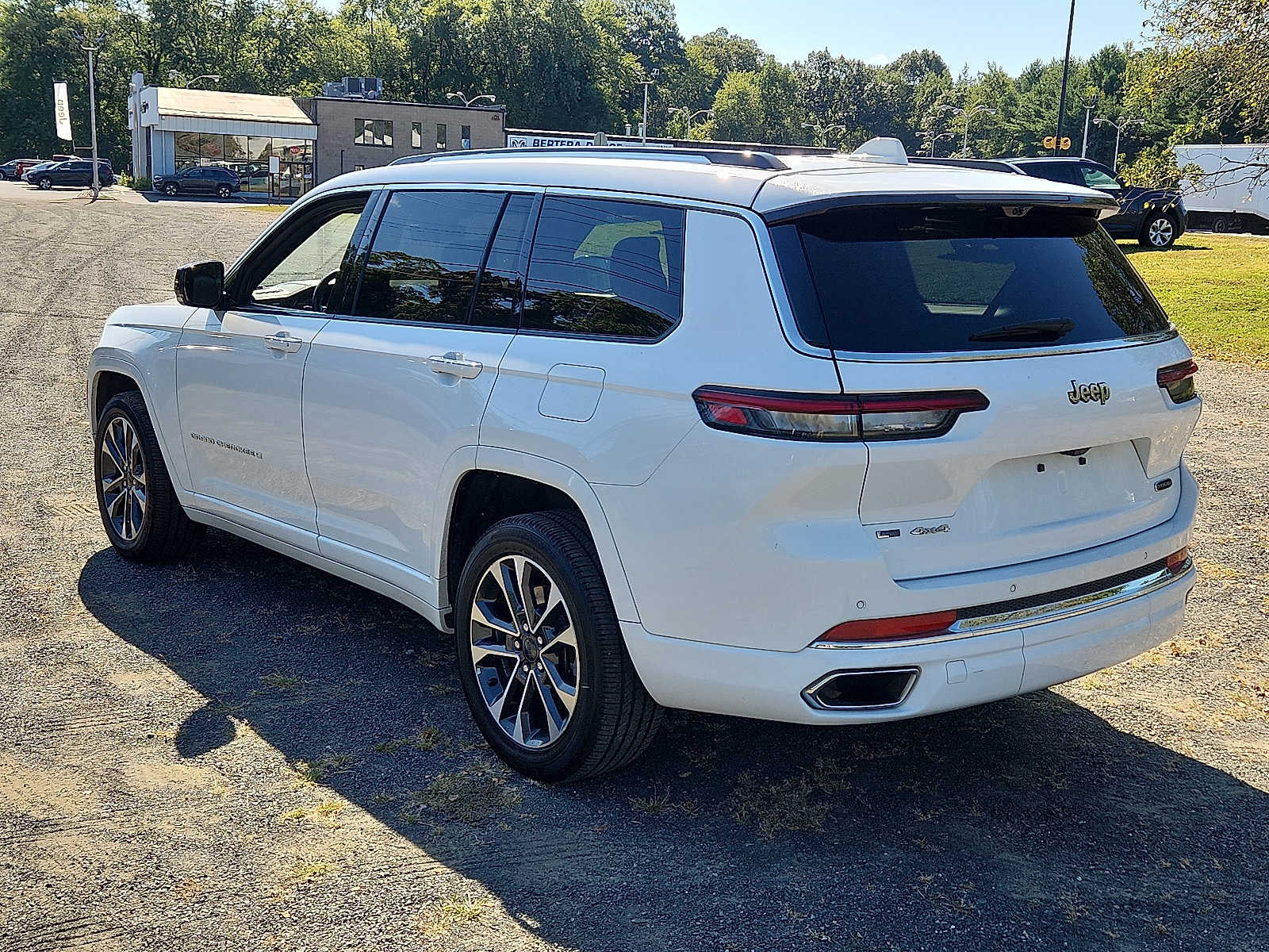 2021 Jeep Grand Cherokee Overland photo 3