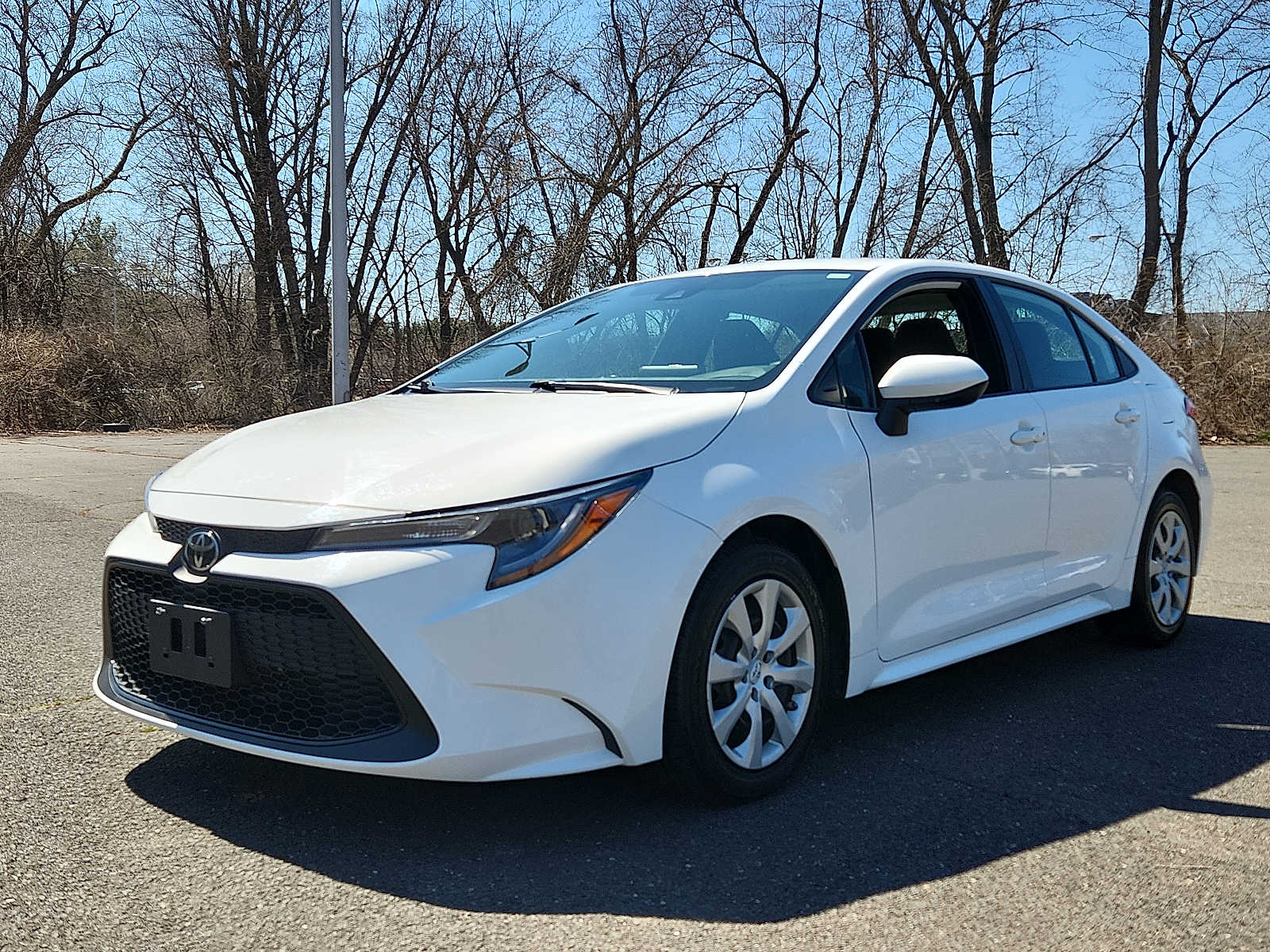 2021 Toyota Corolla LE photo 3