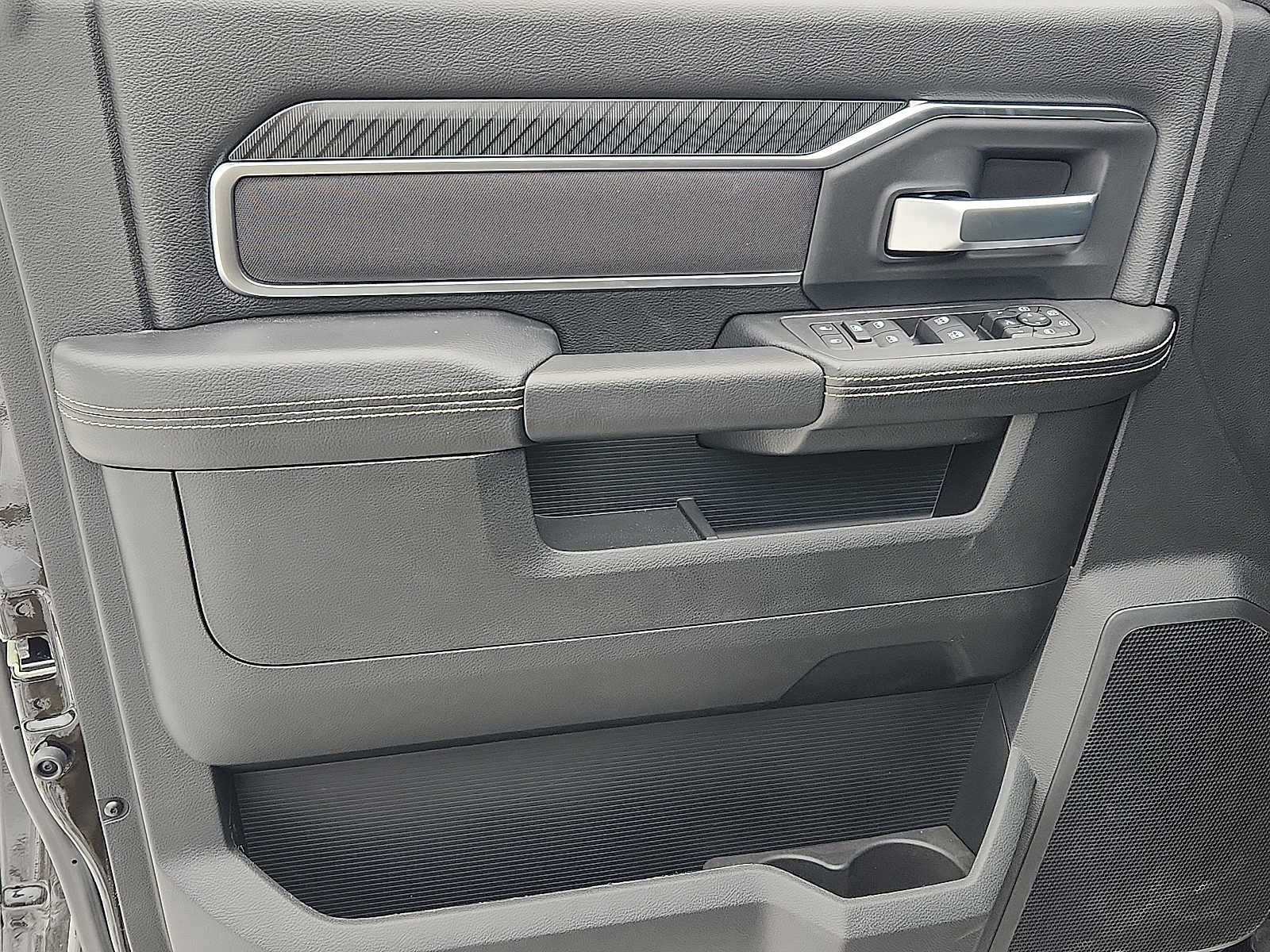 2026 RAM 2500 Big Horn - Photo 8