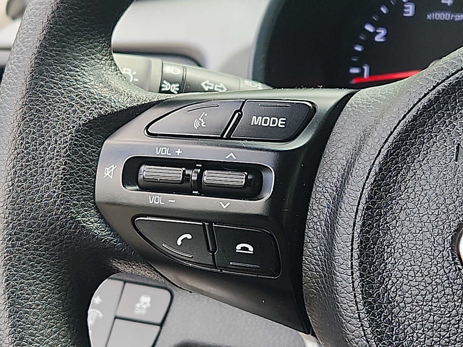 2020 Kia Rio 5-Door S - Photo 19