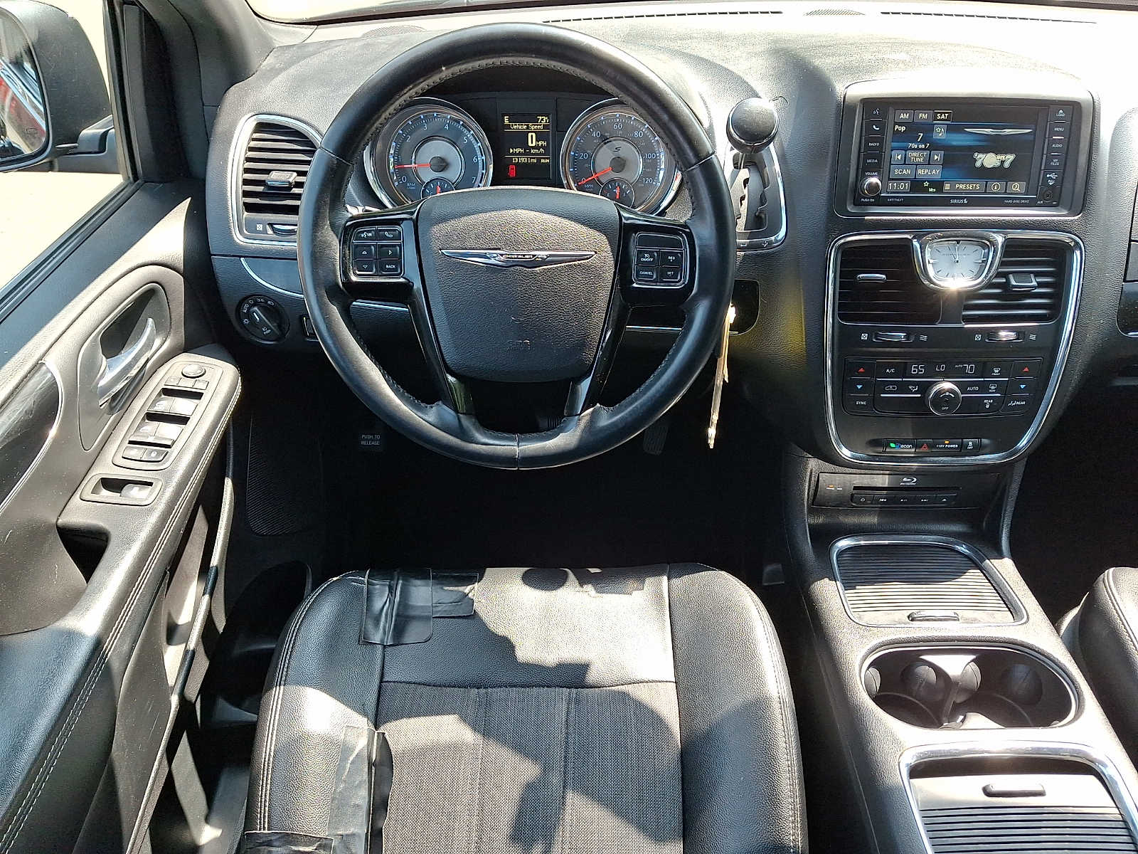 2014 Chrysler Town & Country S - Photo 15
