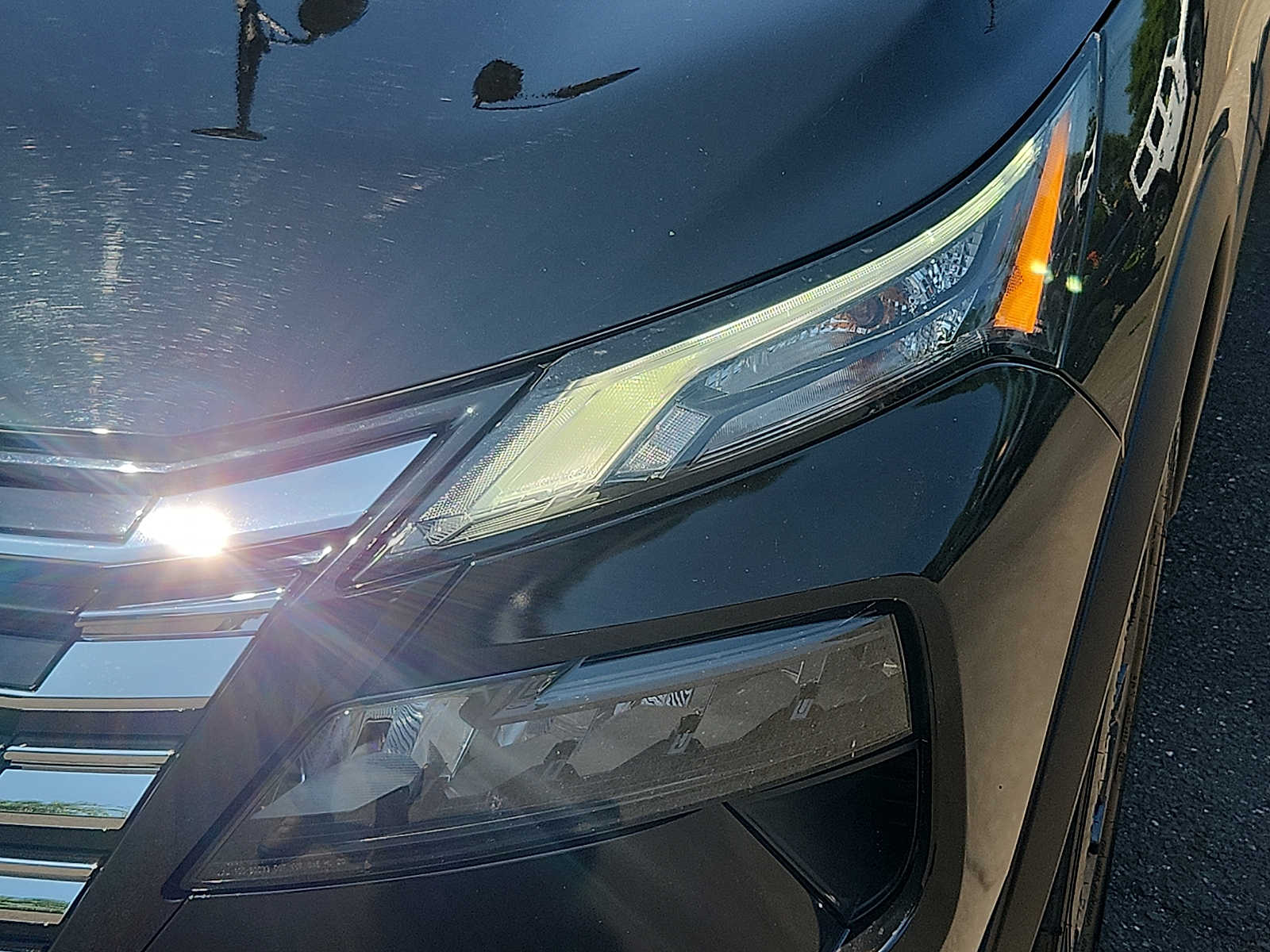 2025 Nissan Rogue SV - Photo 9