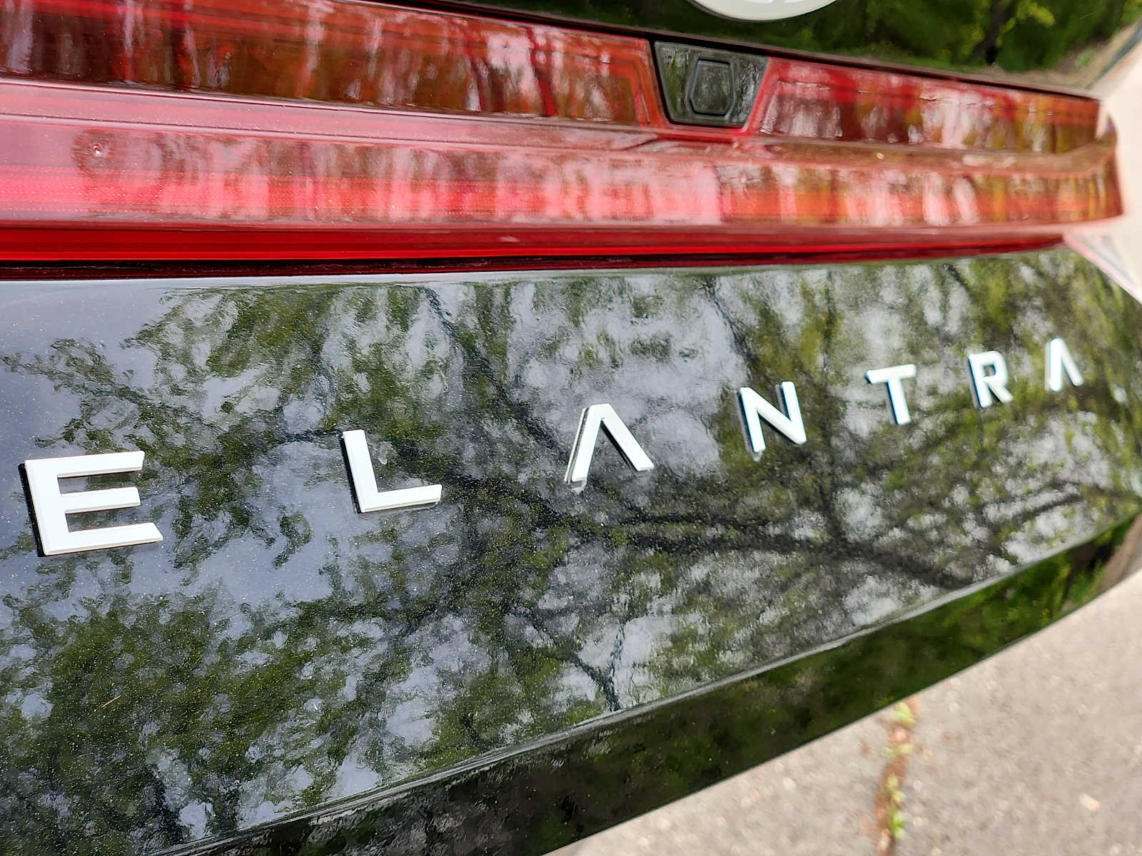 2024 Hyundai Elantra Limited - Photo 30