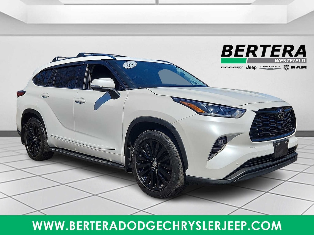 Used 2023 Toyota Highlander Limited SUV