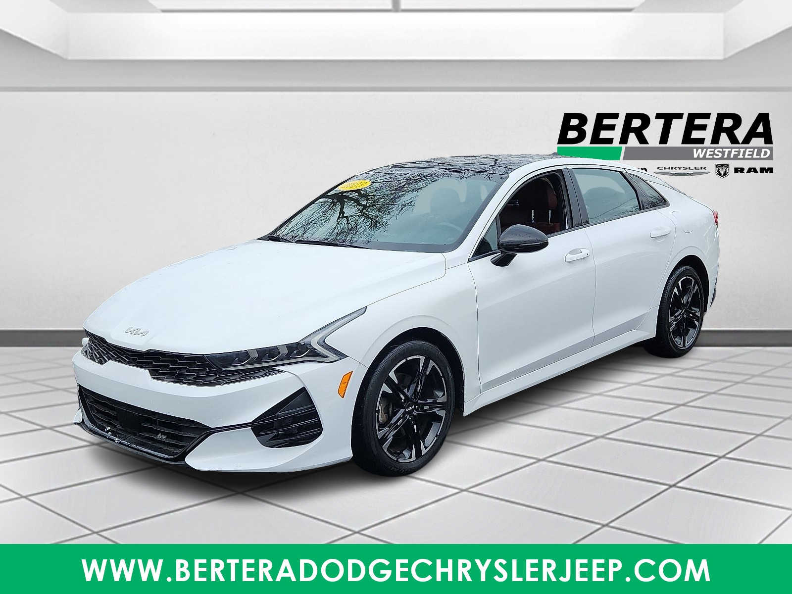 2023 Kia K5 GT-Line photo 2