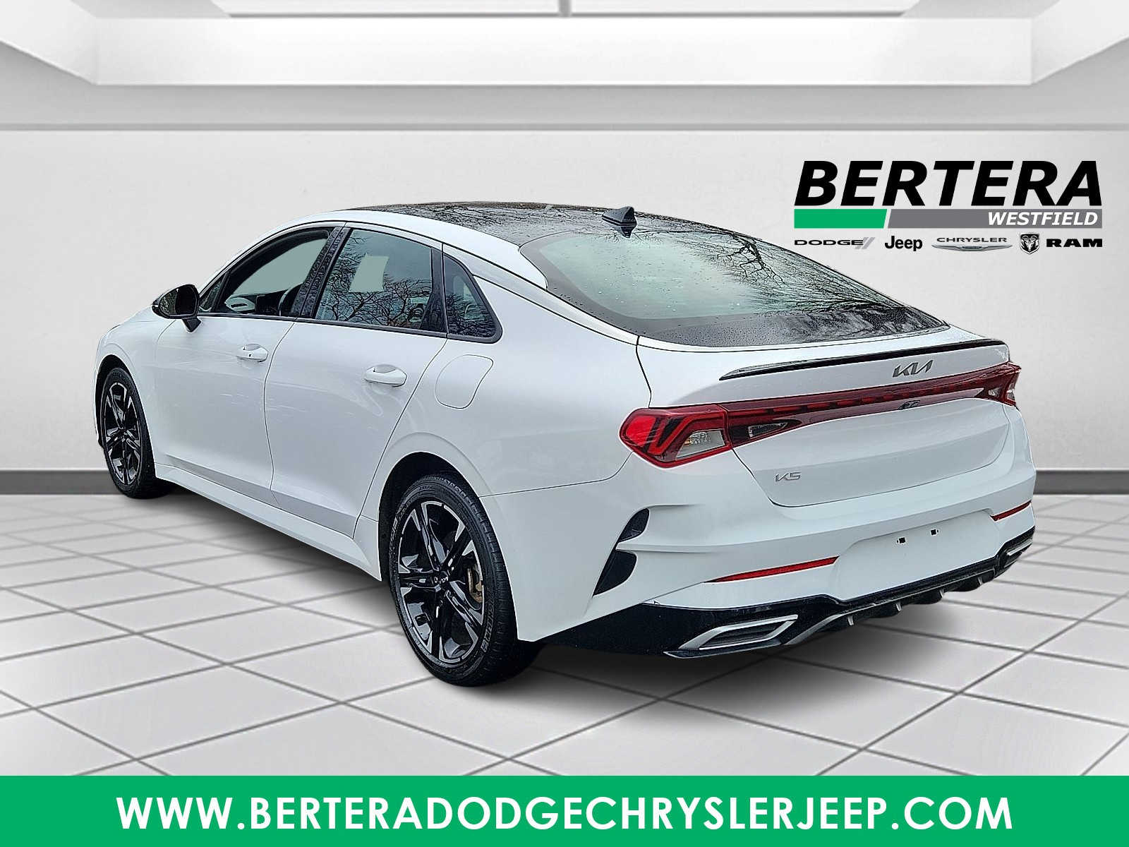 2023 Kia K5 GT-Line photo 3