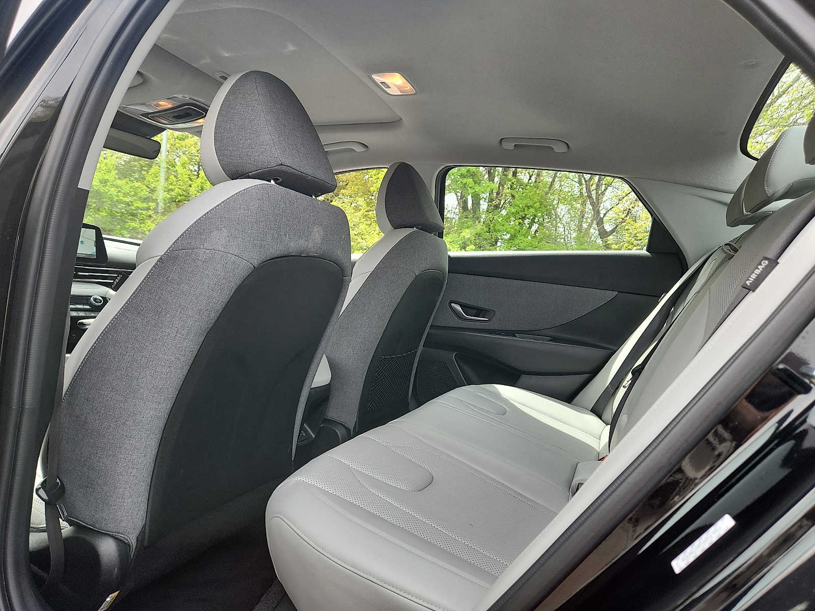 2024 Hyundai Elantra Limited - Photo 10