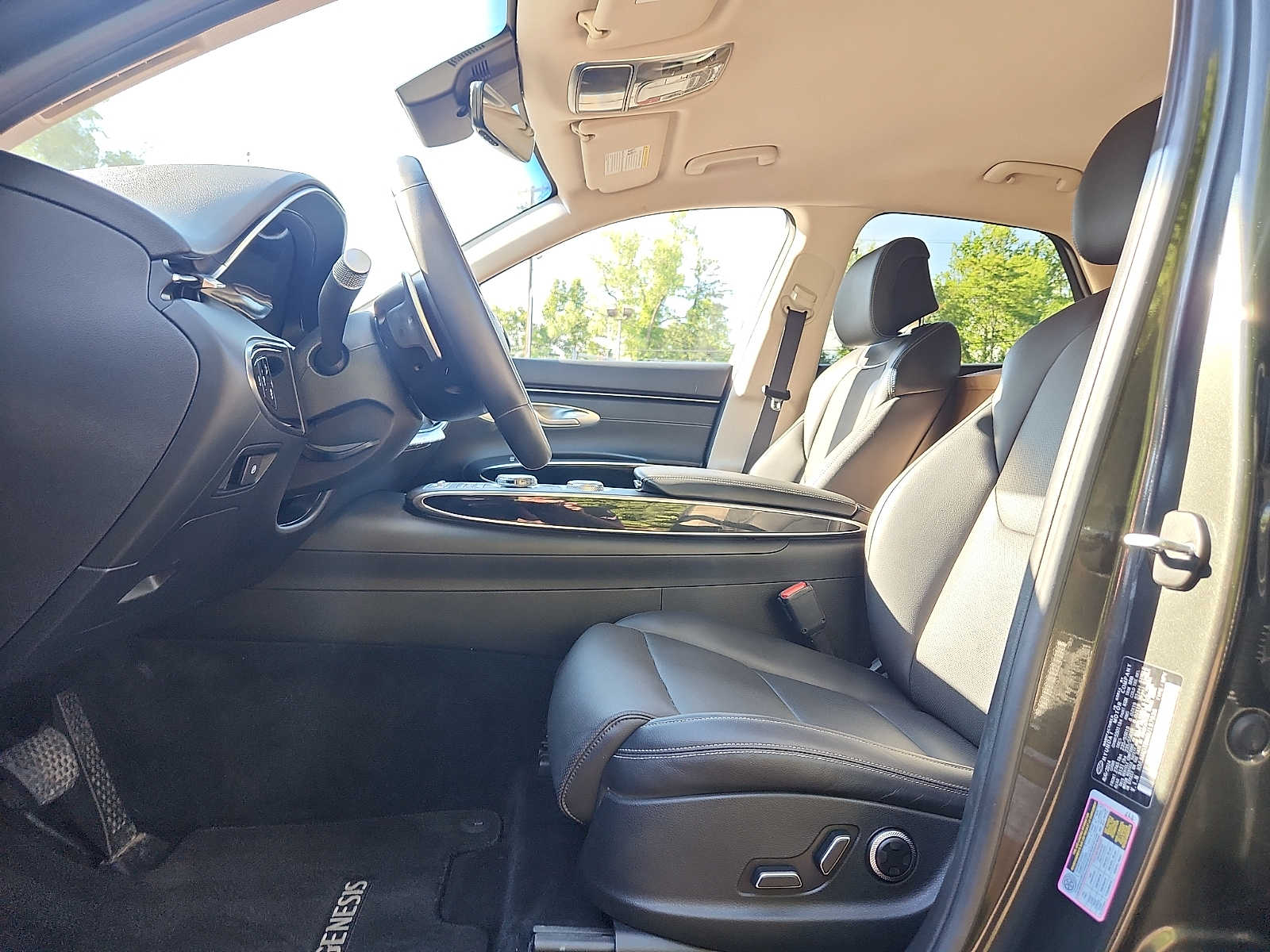 2025 GENESIS GV70 Standard - Photo 12