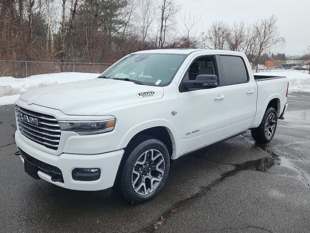 New 2026 Ram 1500 LARAMIE CREW CAB 4X4 5'7 BOX Pickup