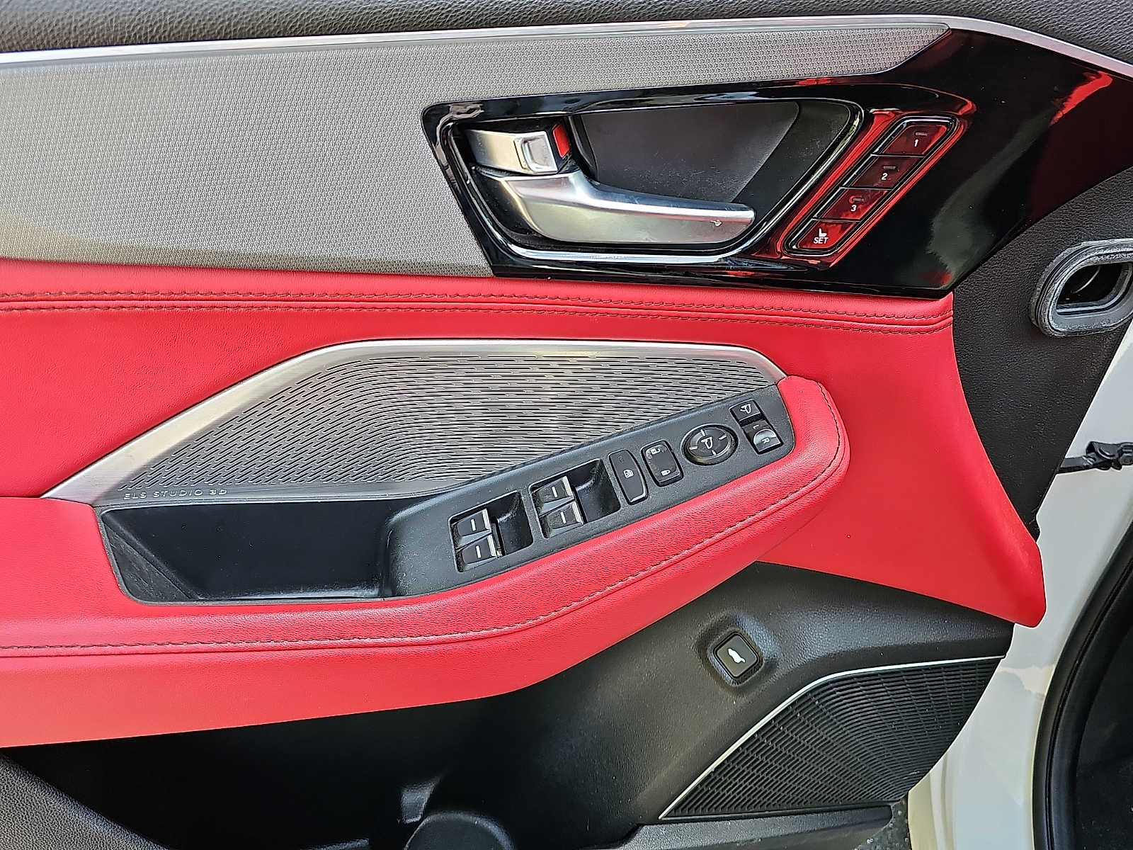 2025 Acura MDX A-Spec Package - Photo 14