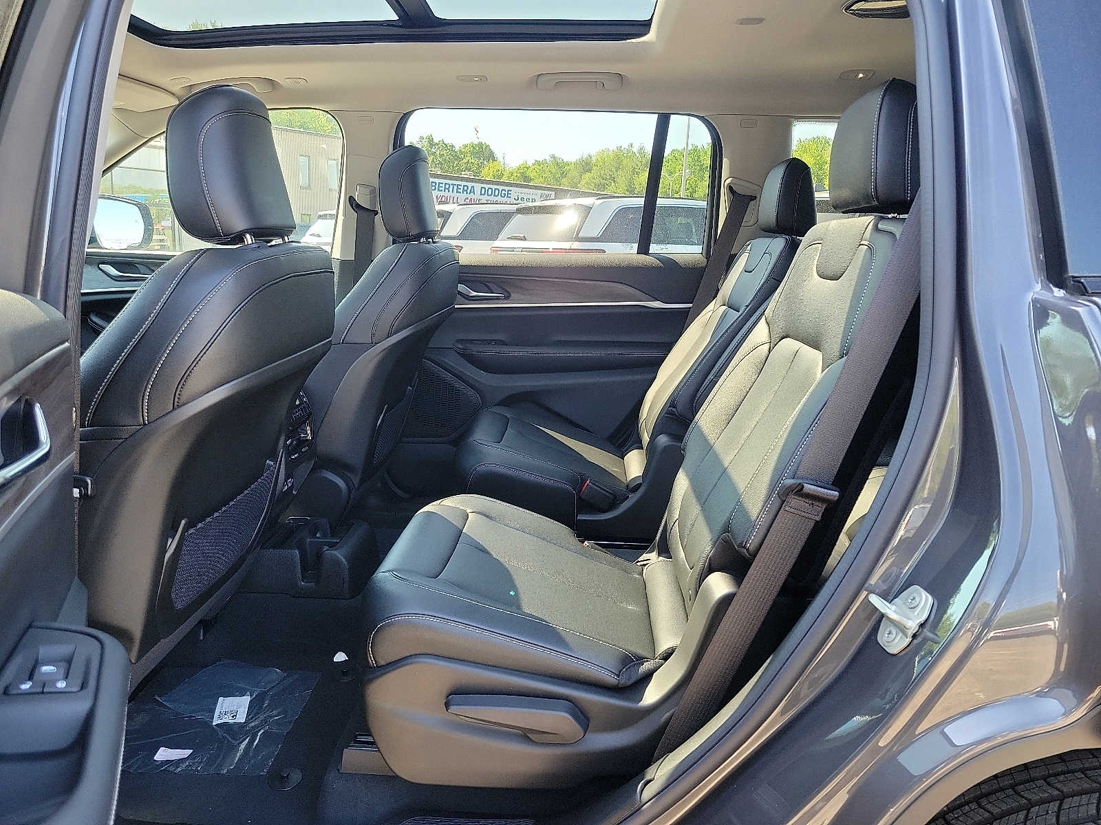 2024 Jeep Grand Cherokee L Limited - Photo 5