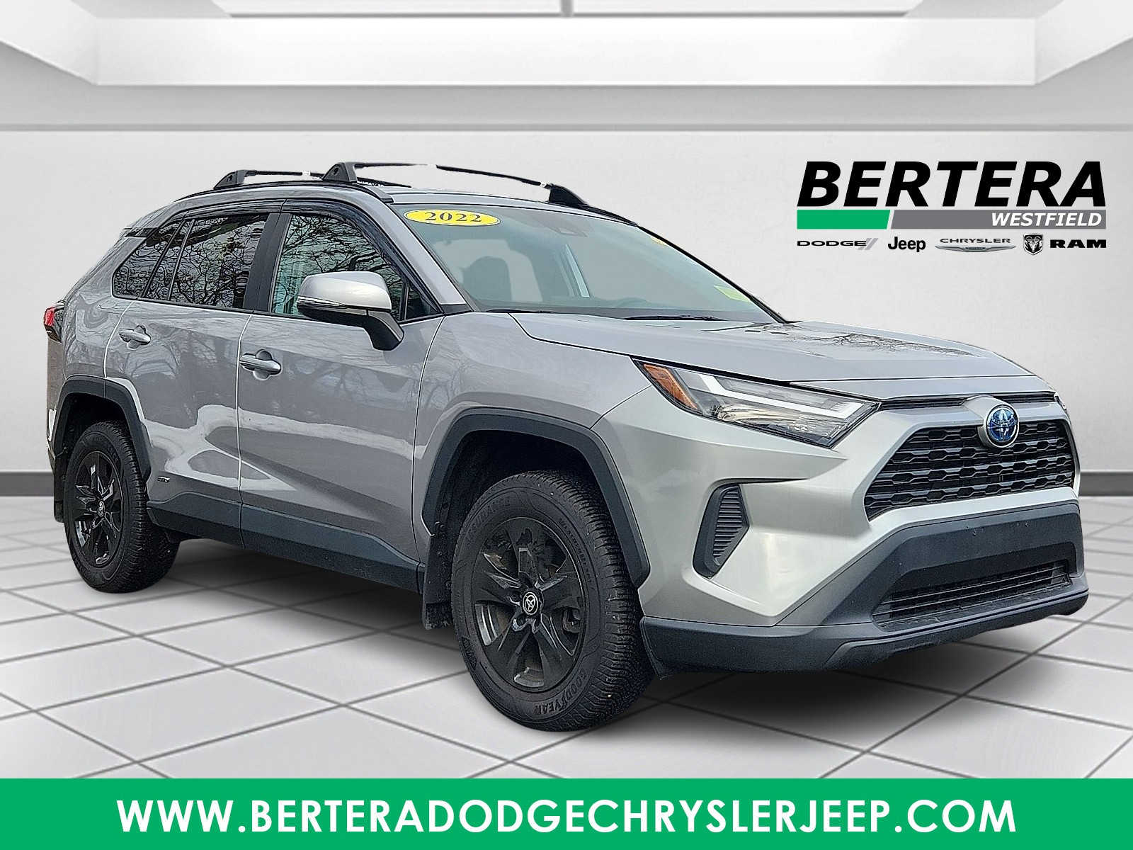 2022 Toyota RAV4 XLE's photo