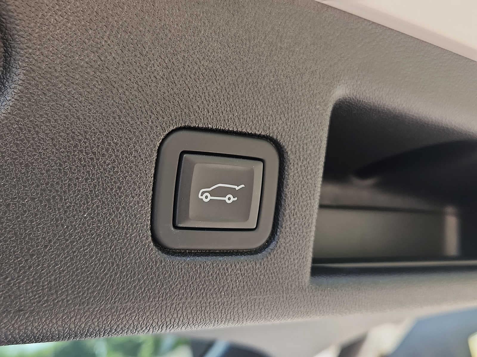 2024 Chevrolet Equinox LT - Photo 28
