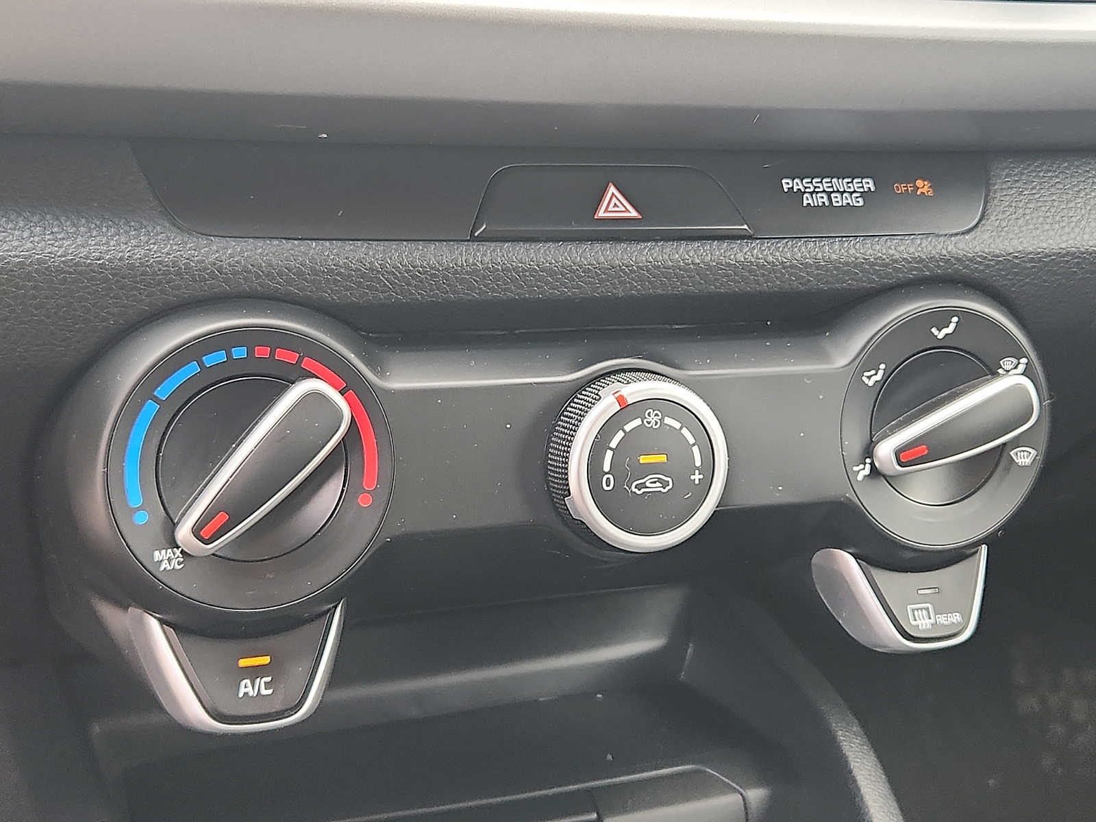 2020 Kia Rio 5-Door S - Photo 15