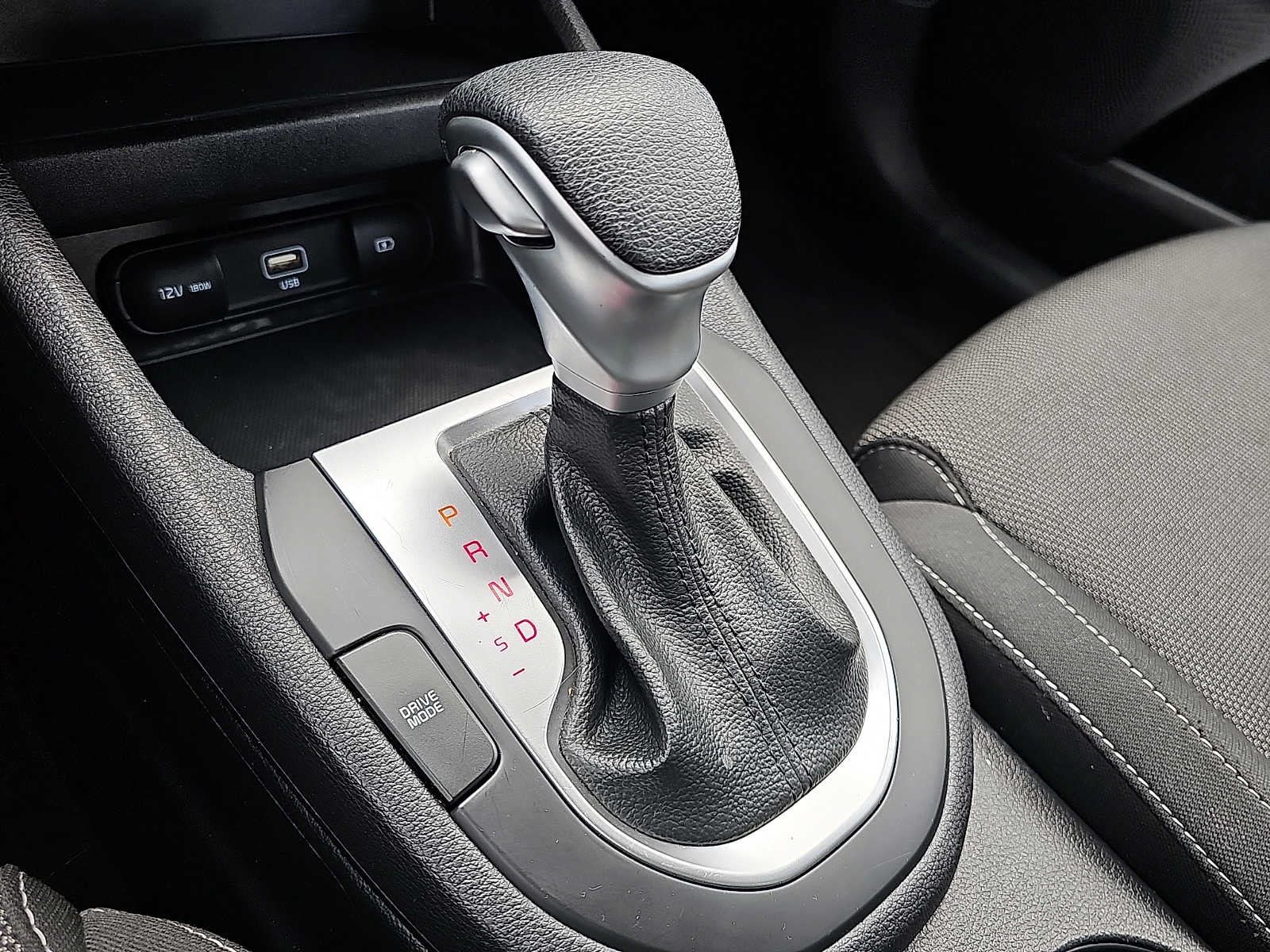 2024 Kia Forte LXS - Photo 14