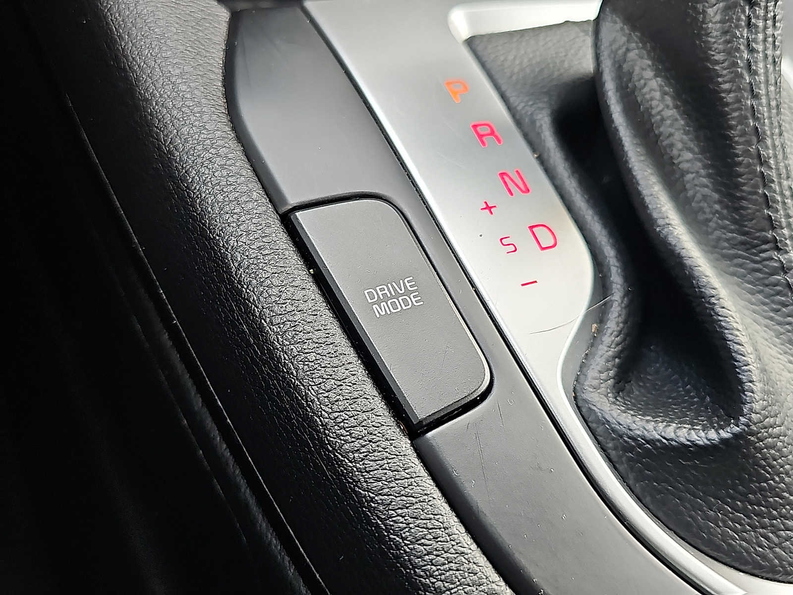 2024 Kia Forte LXS - Photo 25
