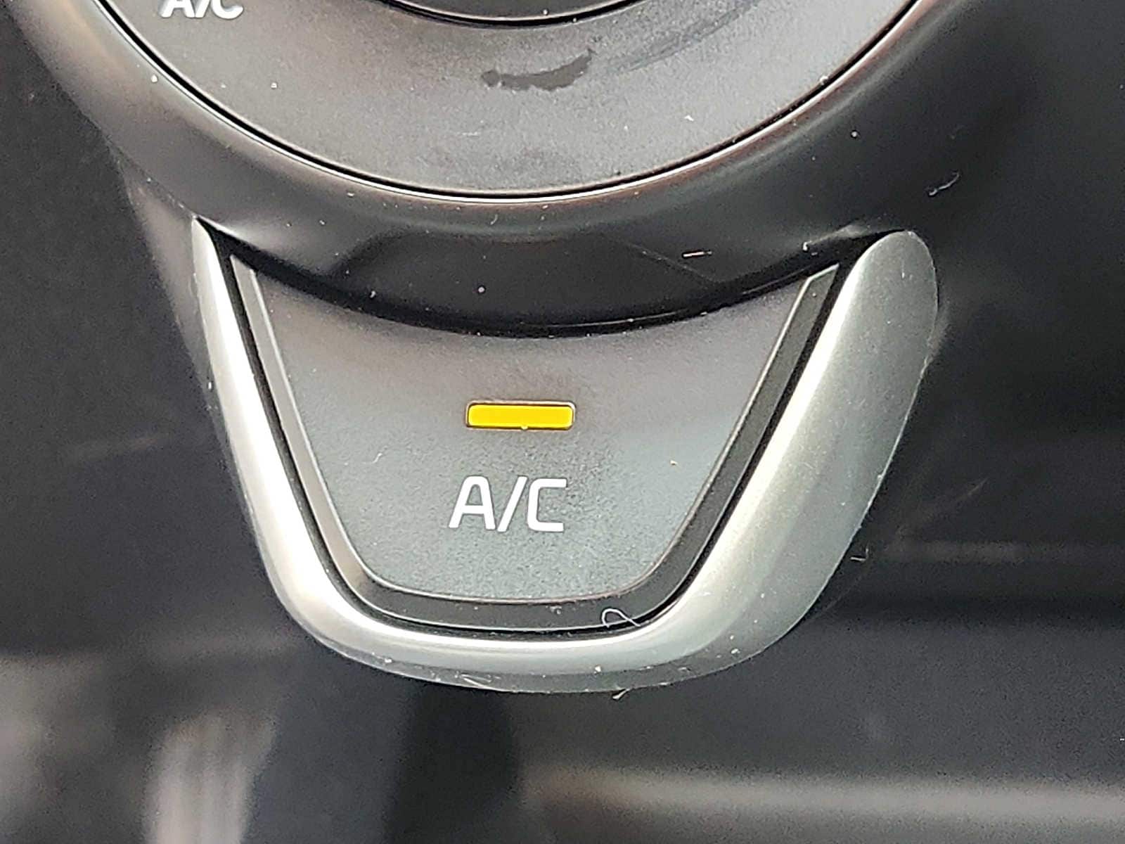 2020 Kia Rio 5-Door S - Photo 25