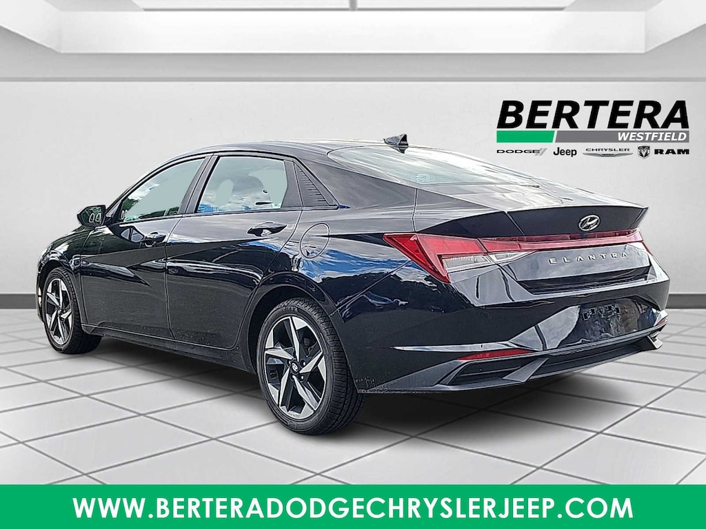 Used 2023 Hyundai Elantra SEL Sedan