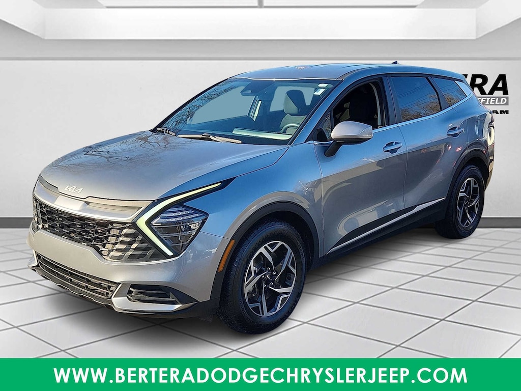 Used 2024 Kia Sportage LX SUV