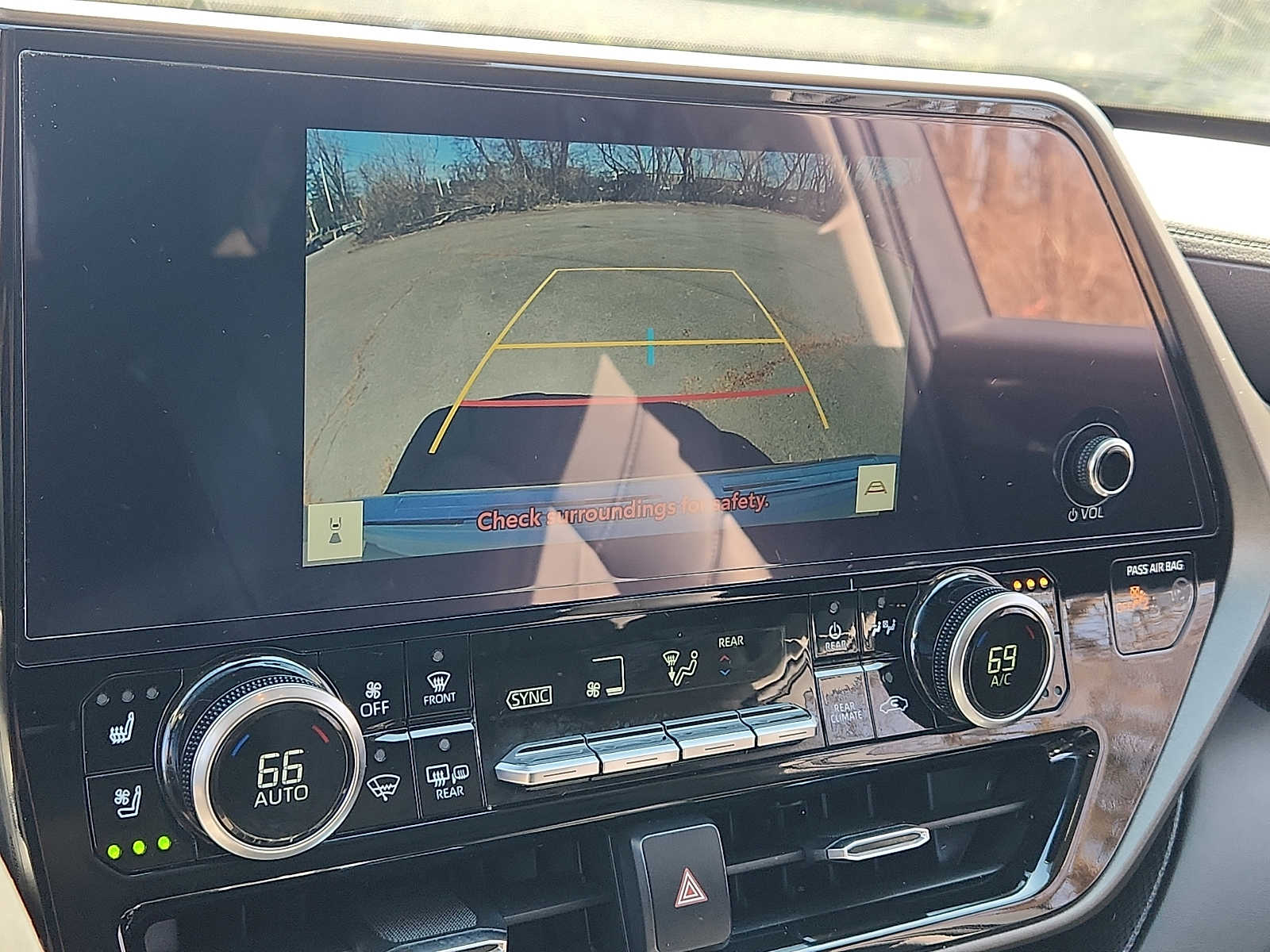 2023 Toyota Highlander Limited - Photo 18