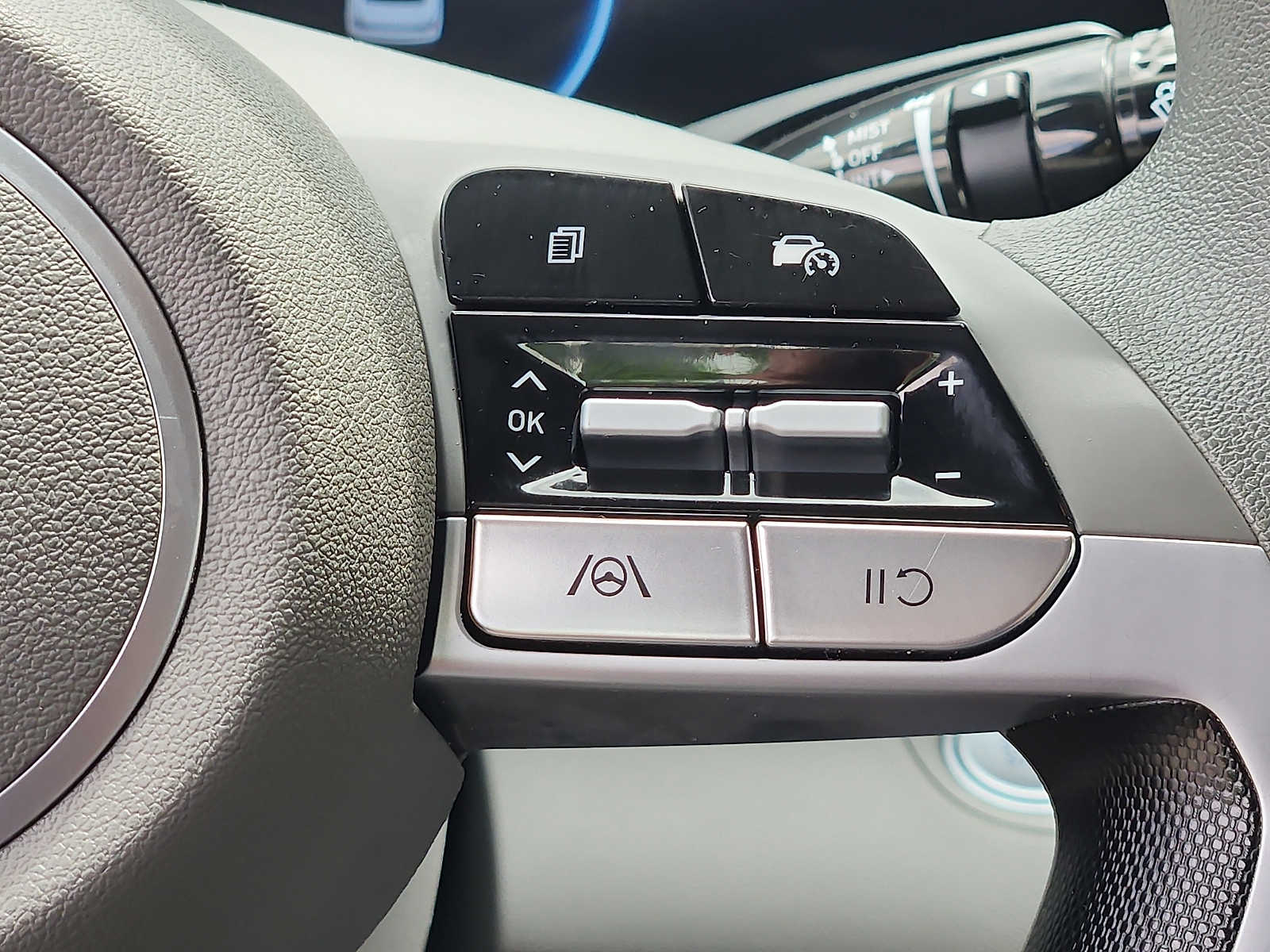 2024 Hyundai Elantra SEL - Photo 21