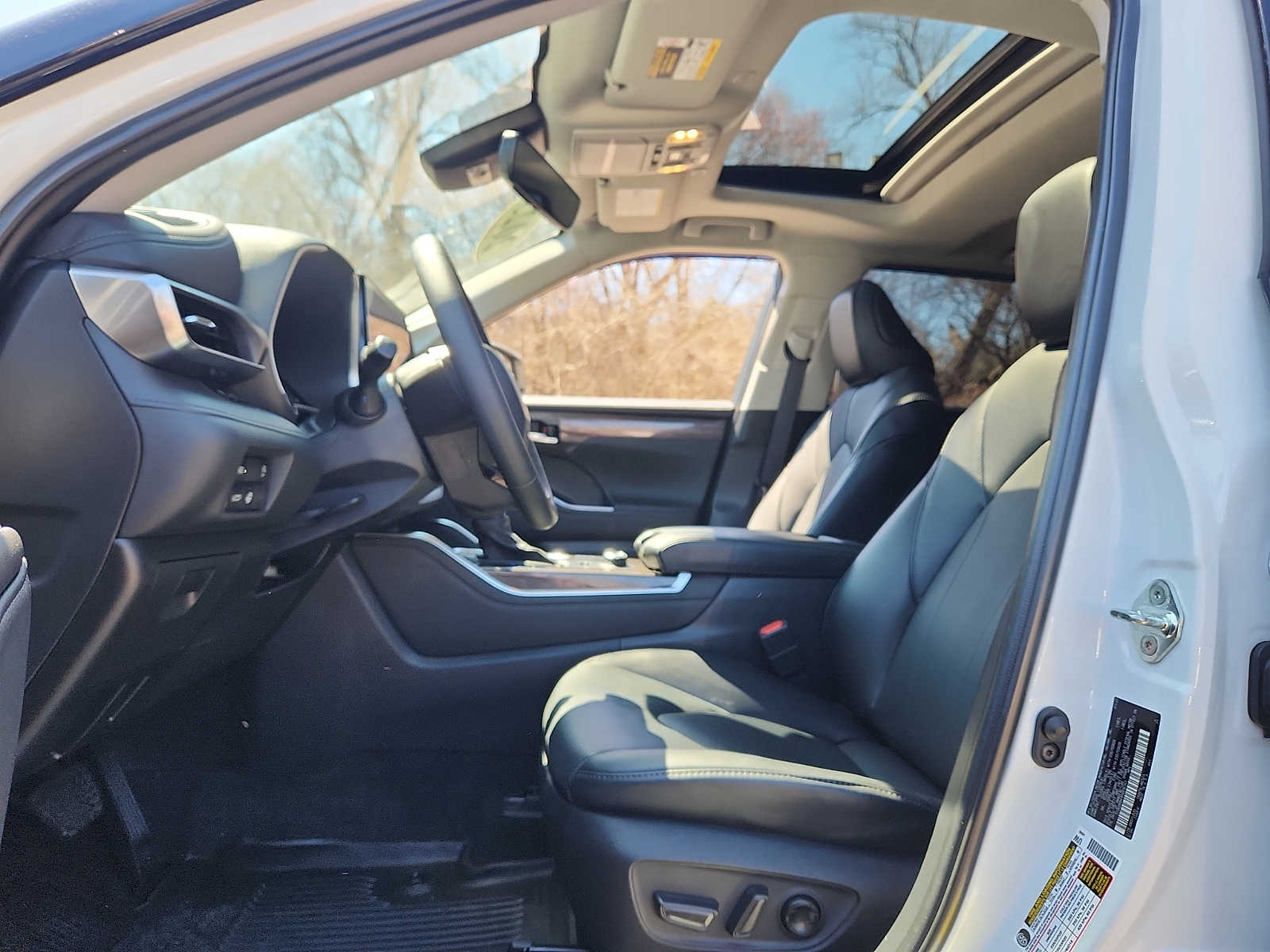 2023 Toyota Highlander Limited - Photo 13