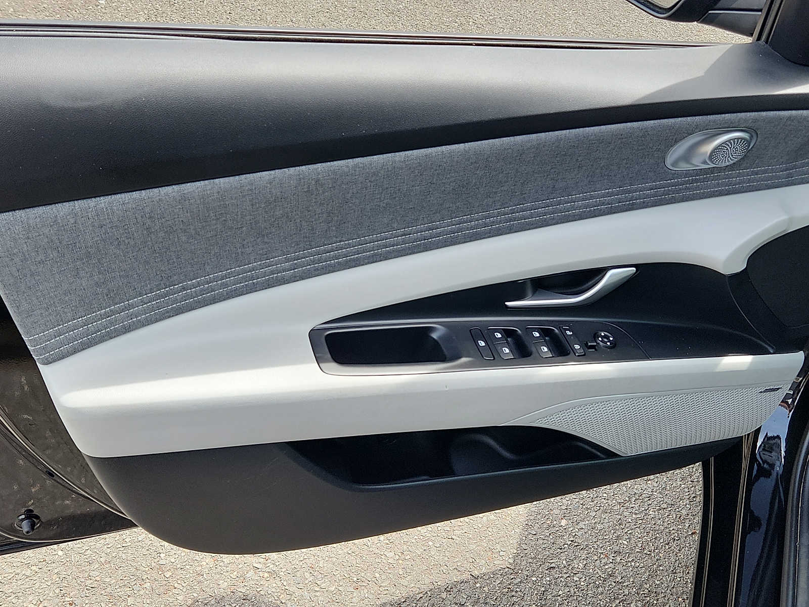 2024 Hyundai Elantra Limited - Photo 12