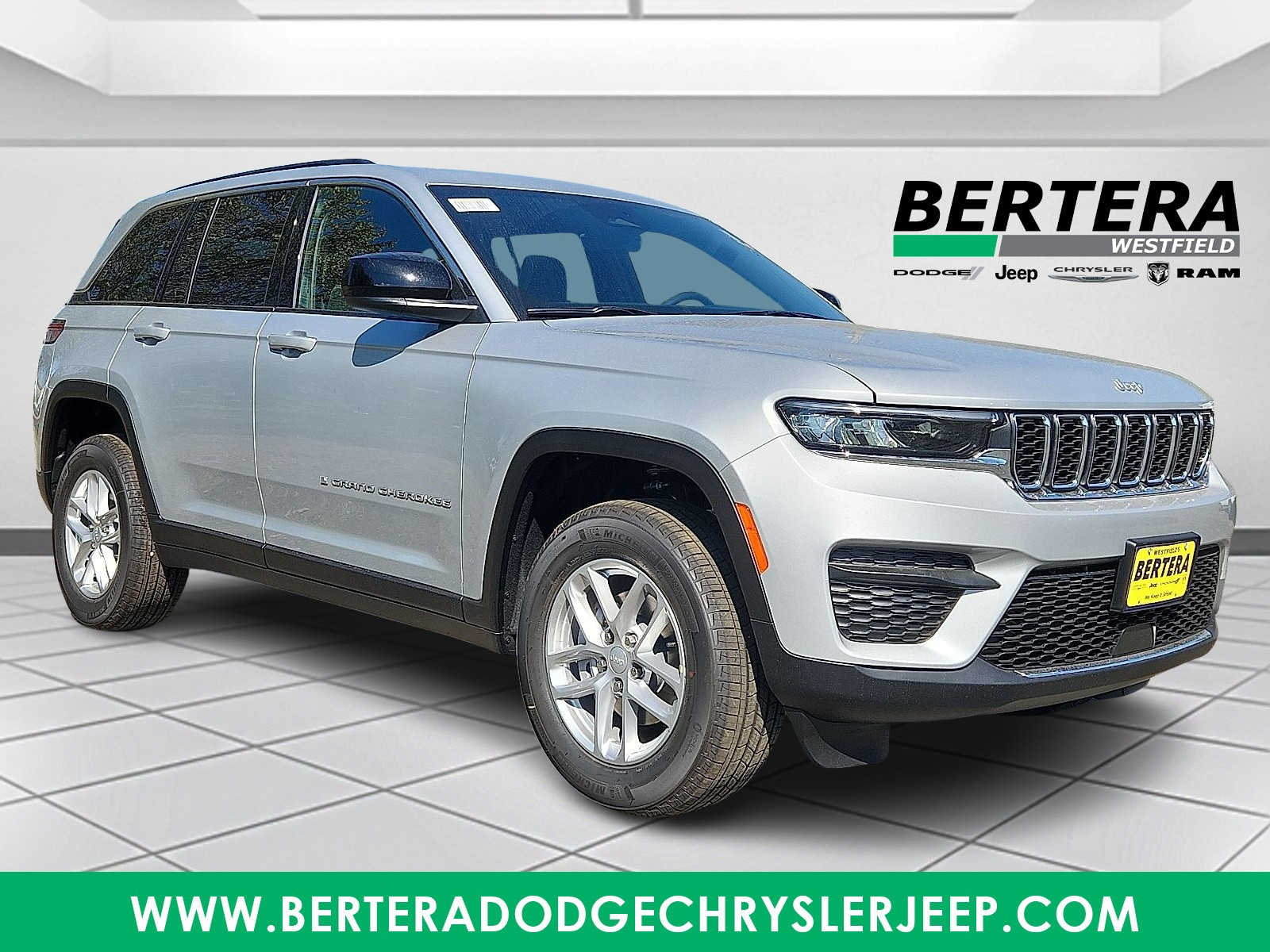 2025 Jeep Grand Cherokee Laredo's photo
